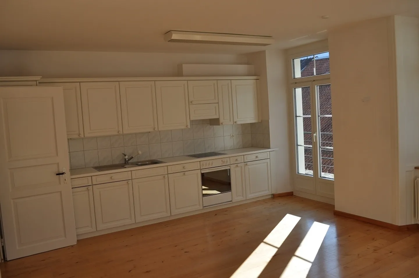 Appartement spacieux de 4 pièces, très central - Photo 1 sur 9