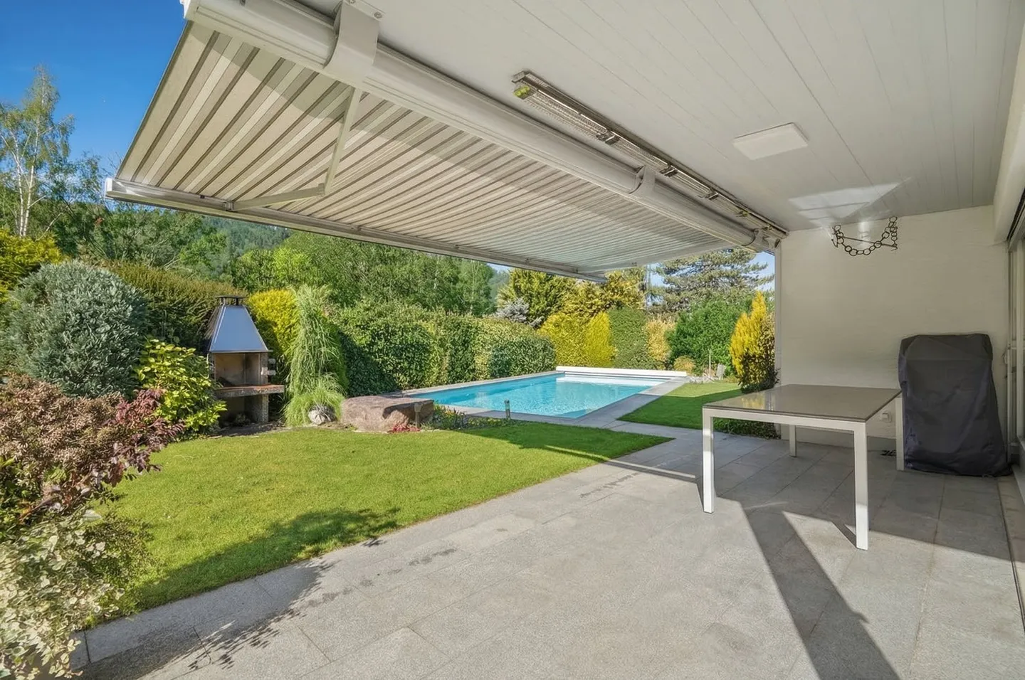 Detached single-family house with pool in Adliswil - Photo 3 of 13