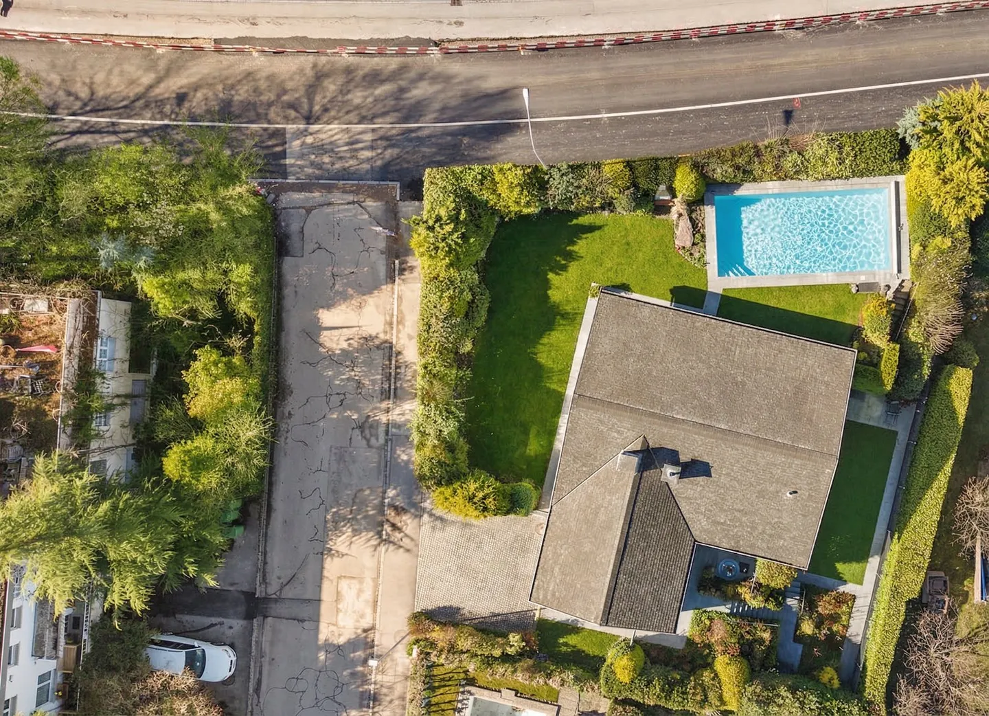 Detached single-family house with pool in Adliswil - Photo 4 of 13