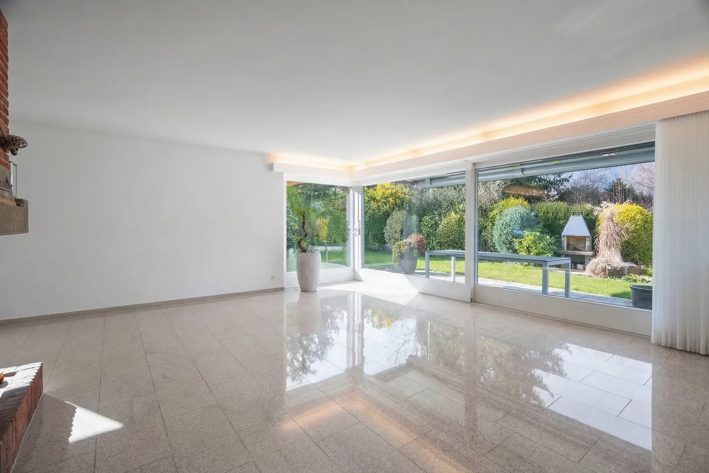 Detached single-family house with pool in Adliswil - Photo 9 of 13