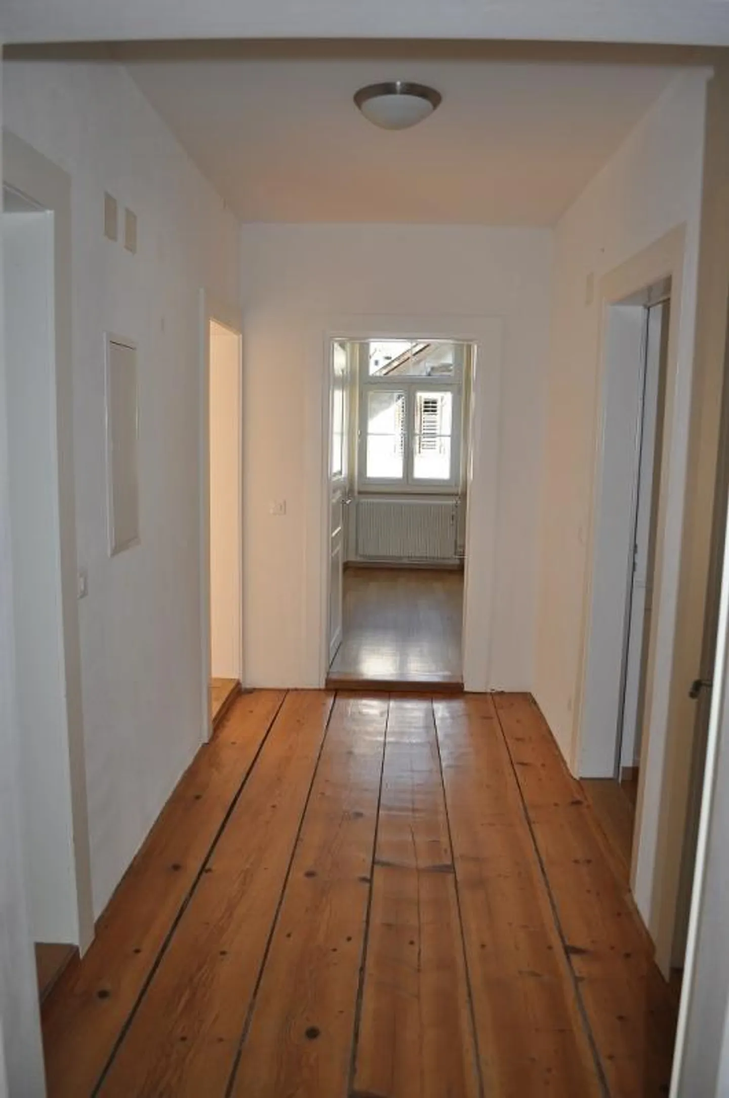 Appartement spacieux de 4 pièces, très central - Photo 6 sur 9