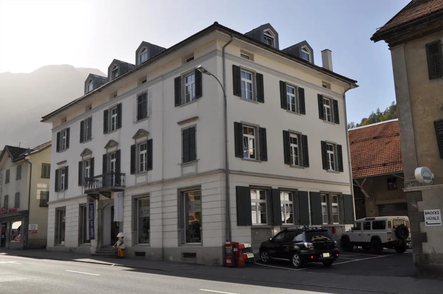 Appartement spacieux de 4 pièces, très central - Photo 9 sur 9