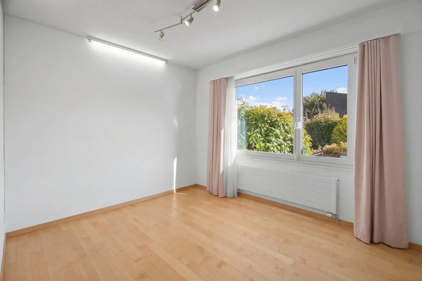 Detached single-family house with pool in Adliswil - Photo 13 of 13