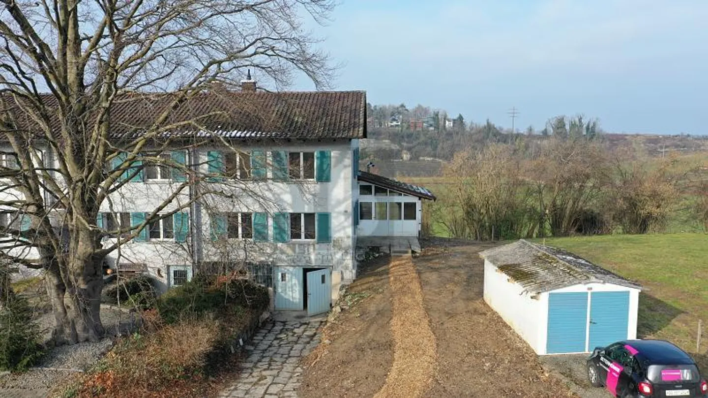 Stepped house for sale - Photo 1 of 6