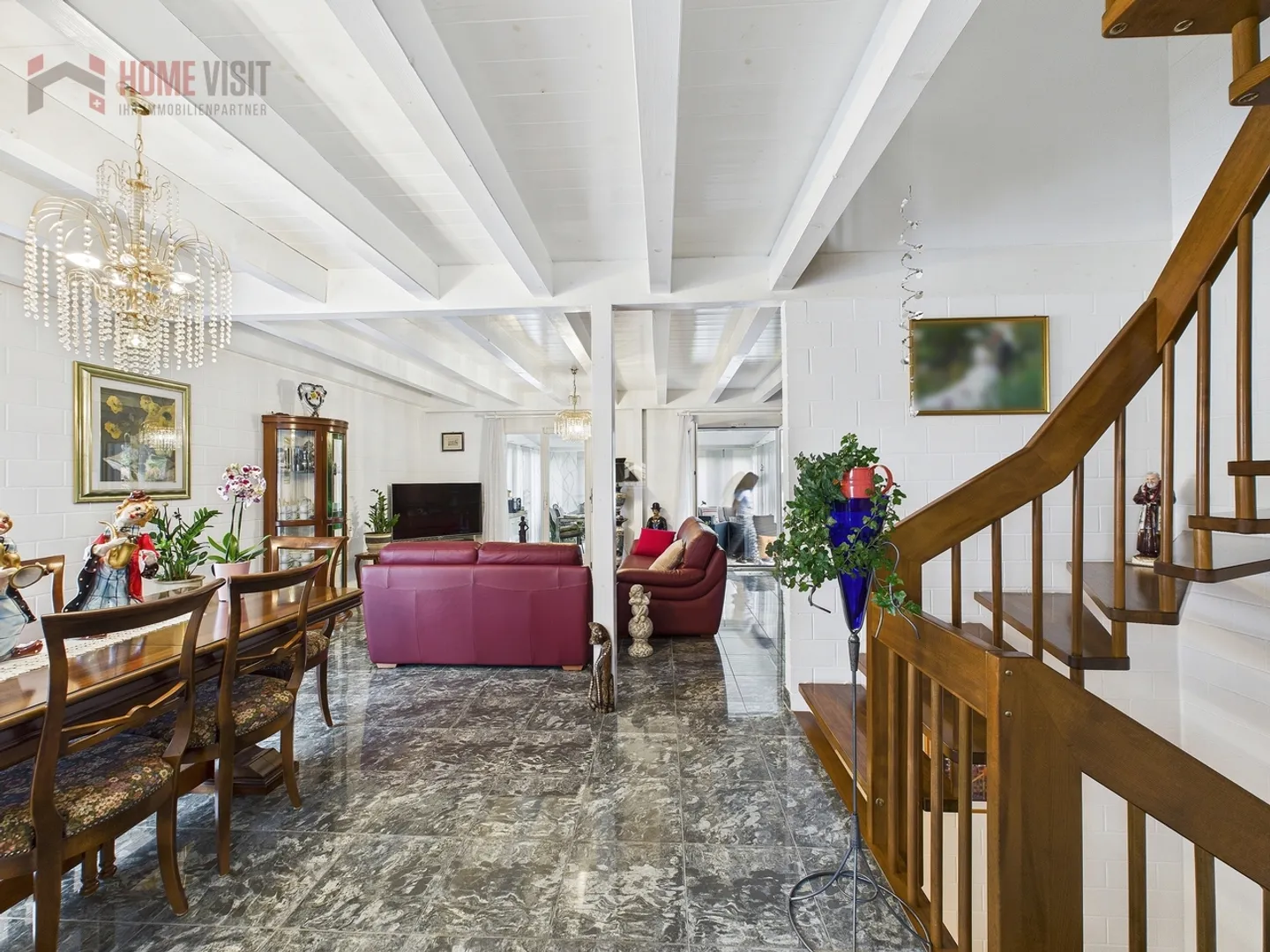 Charming single-family home with great living comfort - Photo 2 of 10