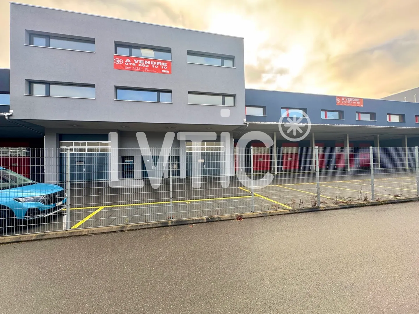 Industrial building, workshops, offices of 847 m2 for sale in Collombey - Photo 8 of 11