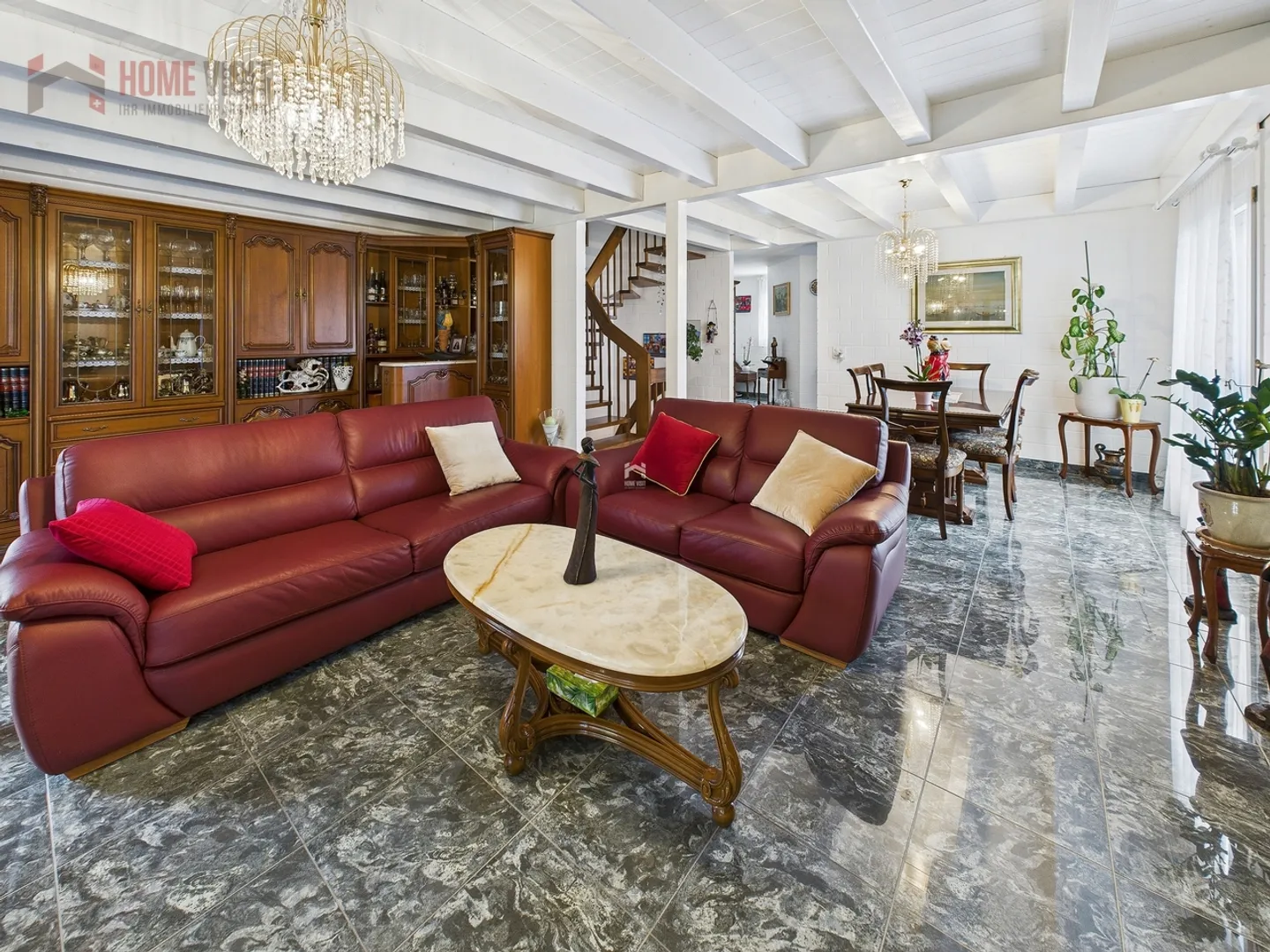 Charming single-family home with great living comfort - Photo 3 of 10