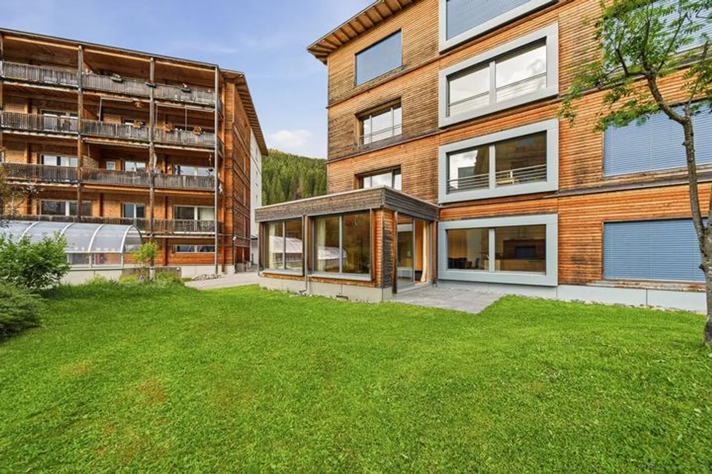 APPARTAMENTO DA GIARDINO 3.5 STANZE DI ALTA QUALITÀ CENTRALE A DAVOS - Foto 6 di 8