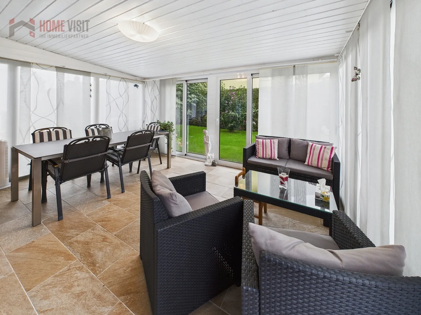 Charming single-family home with great living comfort - Photo 5 of 10