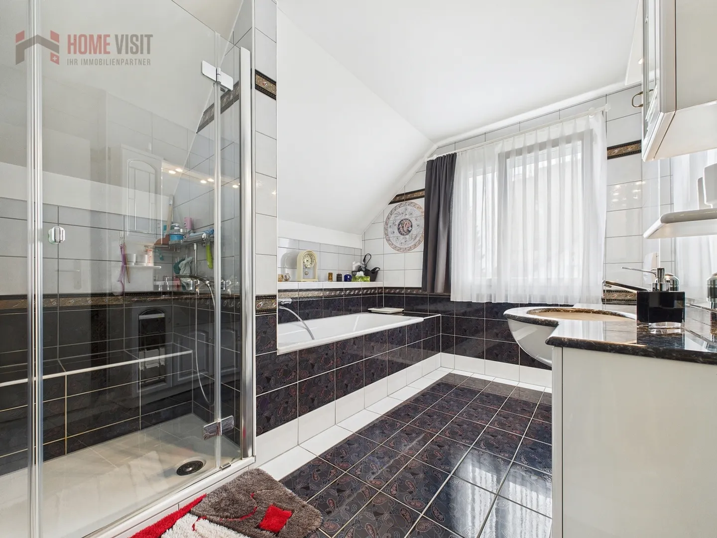 Charming single-family home with great living comfort - Photo 7 of 10