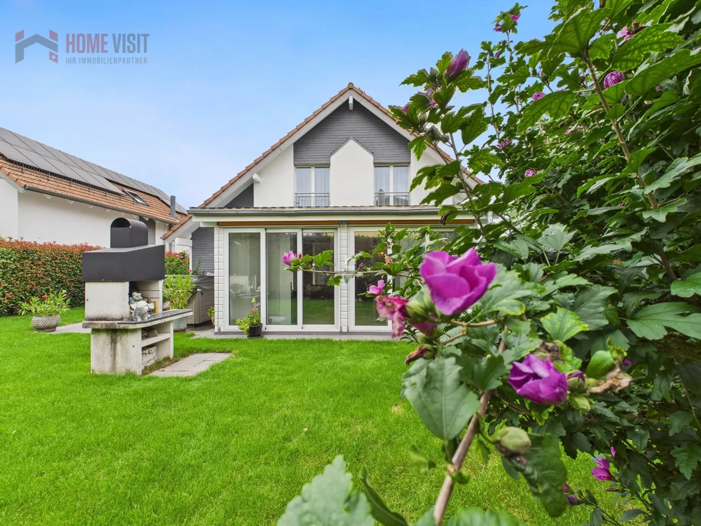 Charming single-family home with great living comfort - Photo 8 of 10