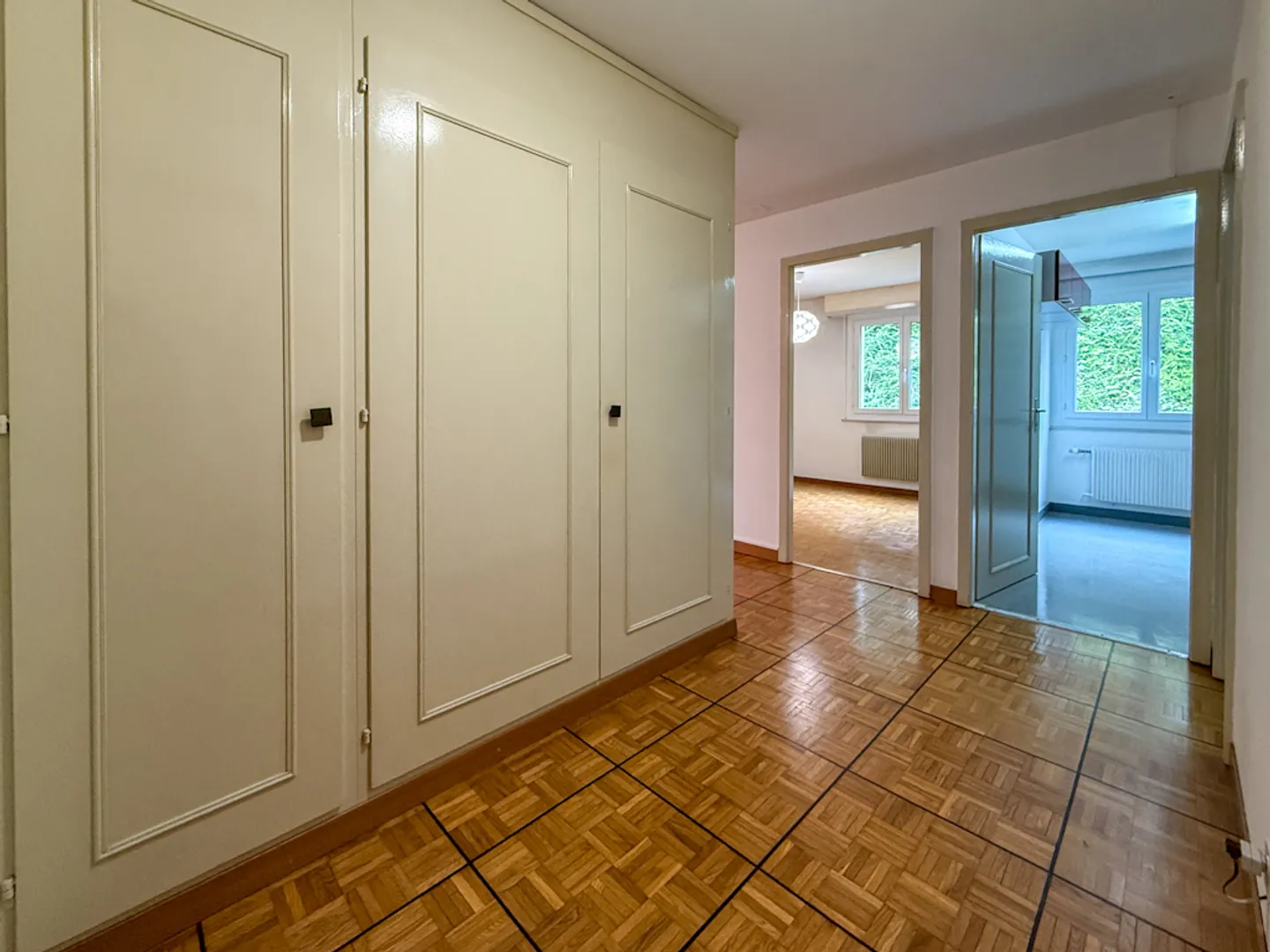3.5-room apartment with balcony close to all amenities - Photo 3 of 7