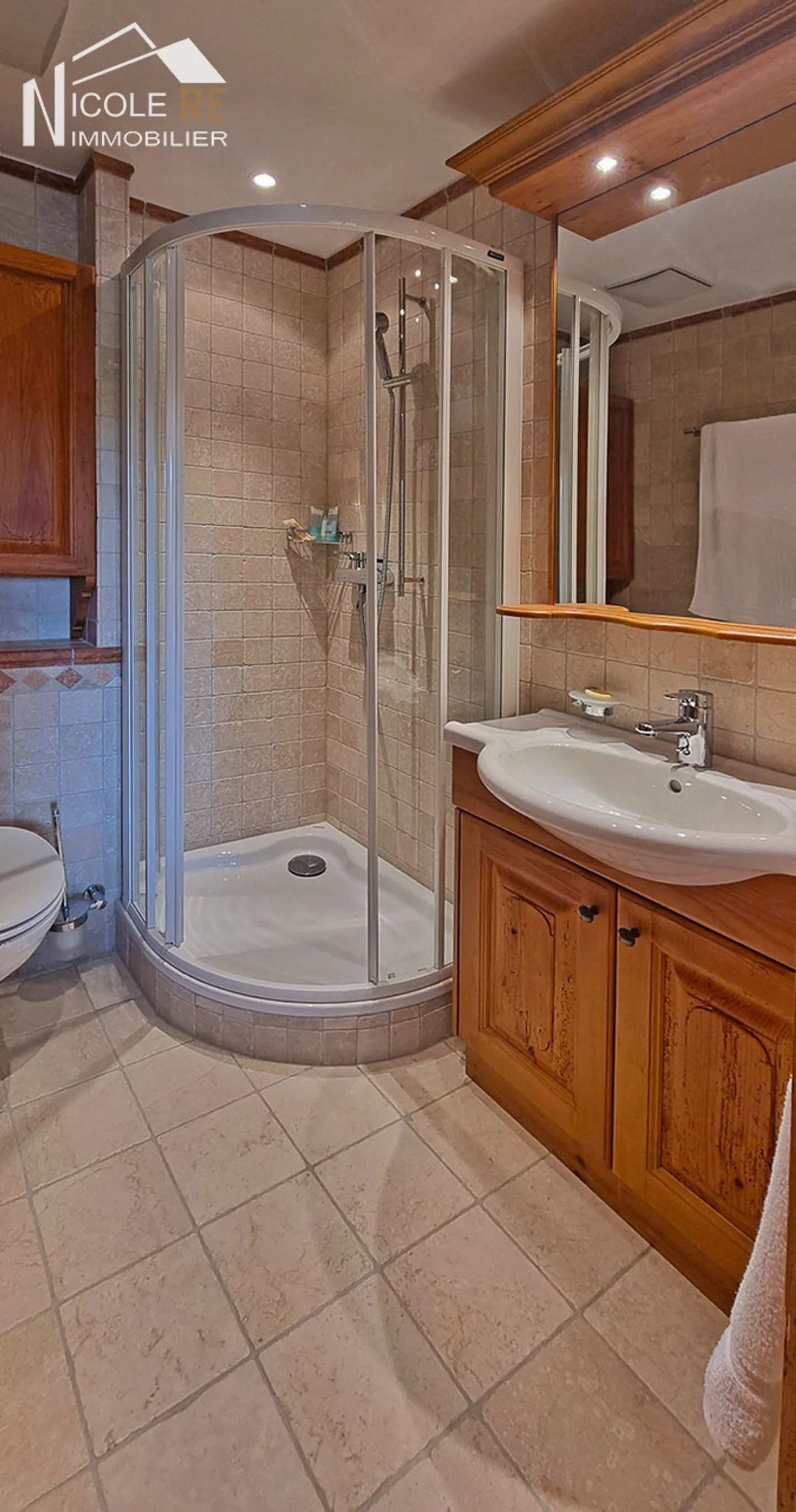 «Luxuriöses Wohnen auf dem Golfplatz mit Blick auf die Alpen zum Sterben schön!» - Foto 19 von 28