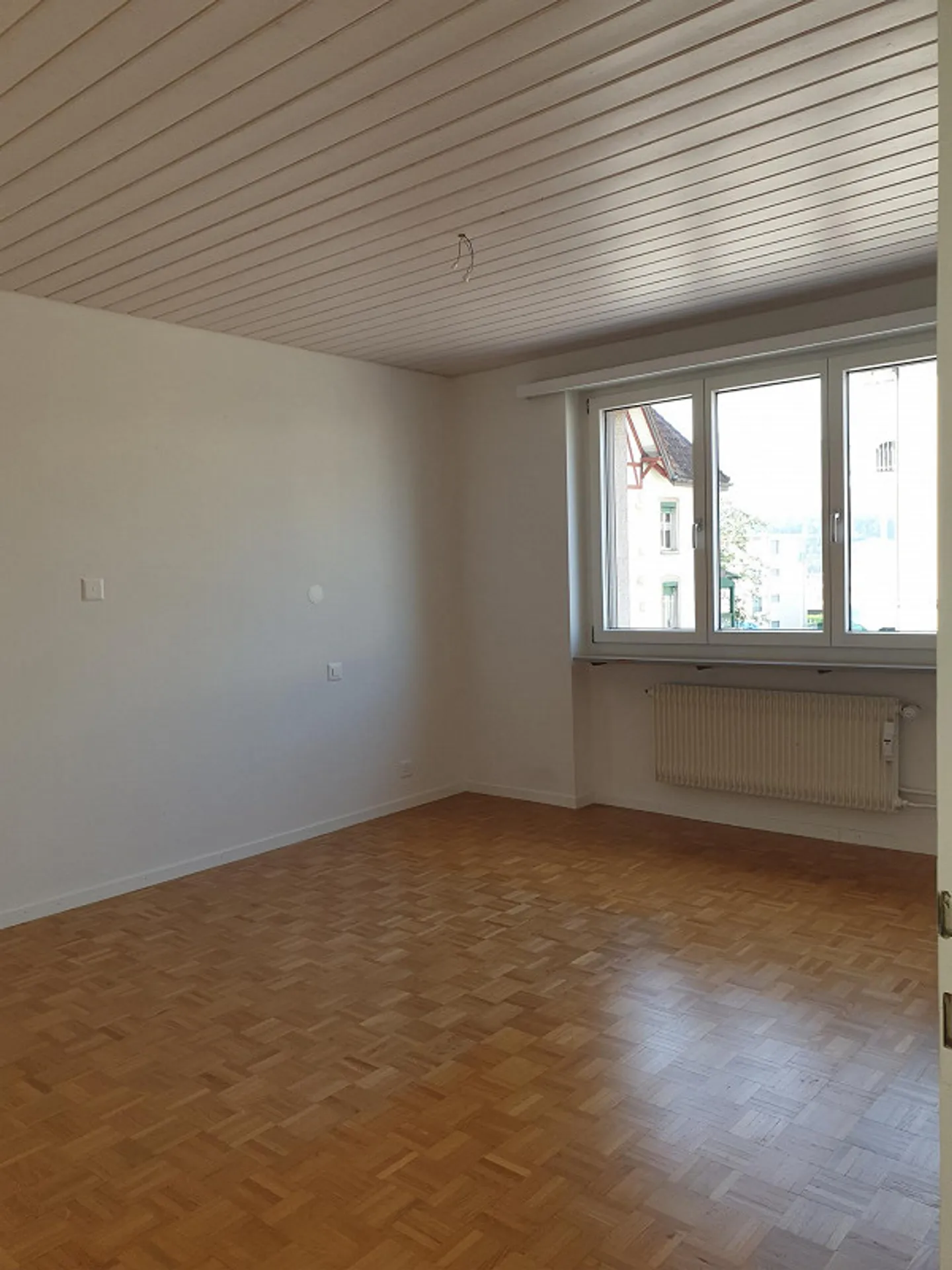 Appartement 4,5 pièces avec très grande terrasse ensoleillée - Photo 6 sur 8