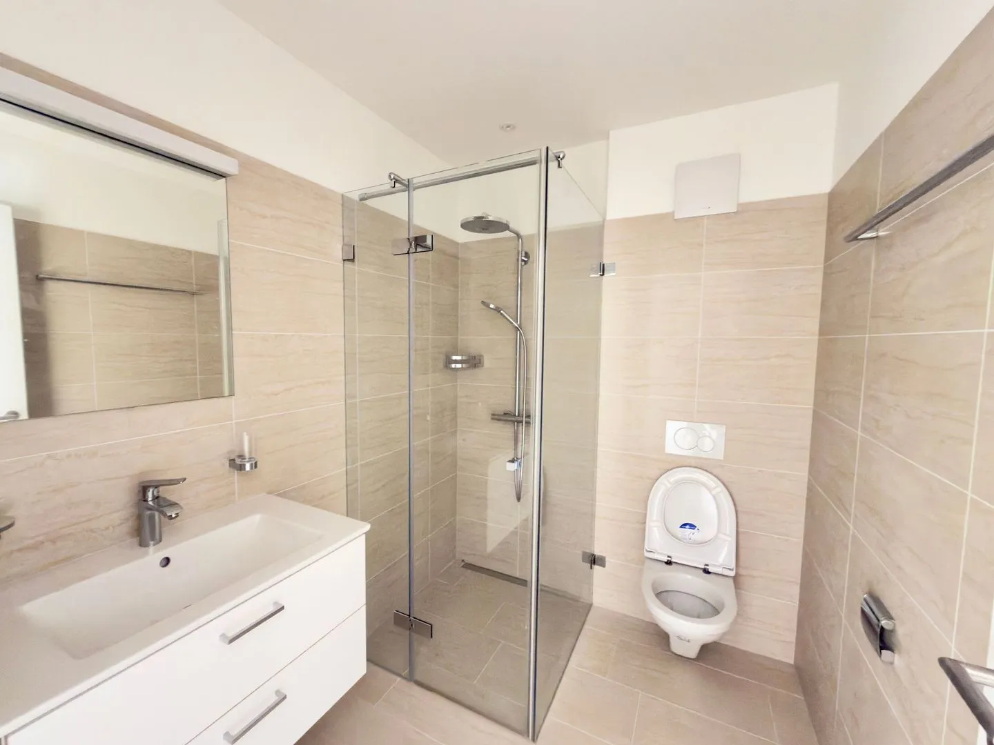 Résidence Gatti : Appartement rénové de 3,5 pièces au 1er étage - Photo 4 sur 8