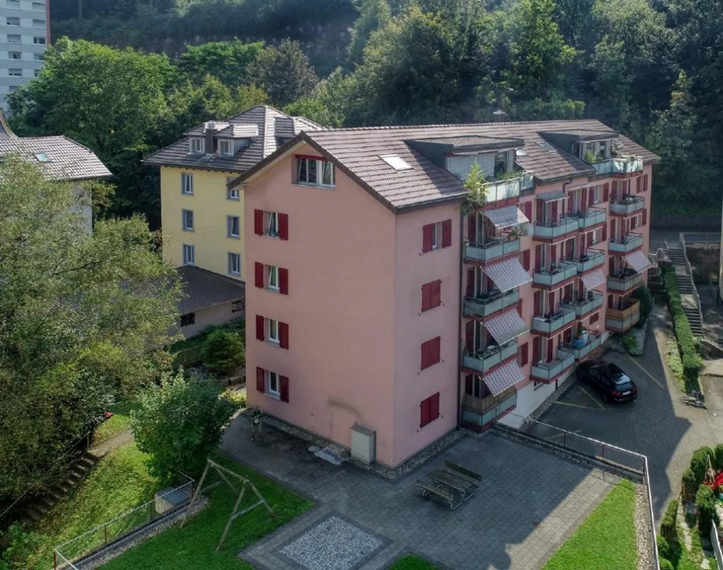 Appartamento luminoso in una posizione tranquilla proprio accanto al Gütschwald - Foto 1 di 8