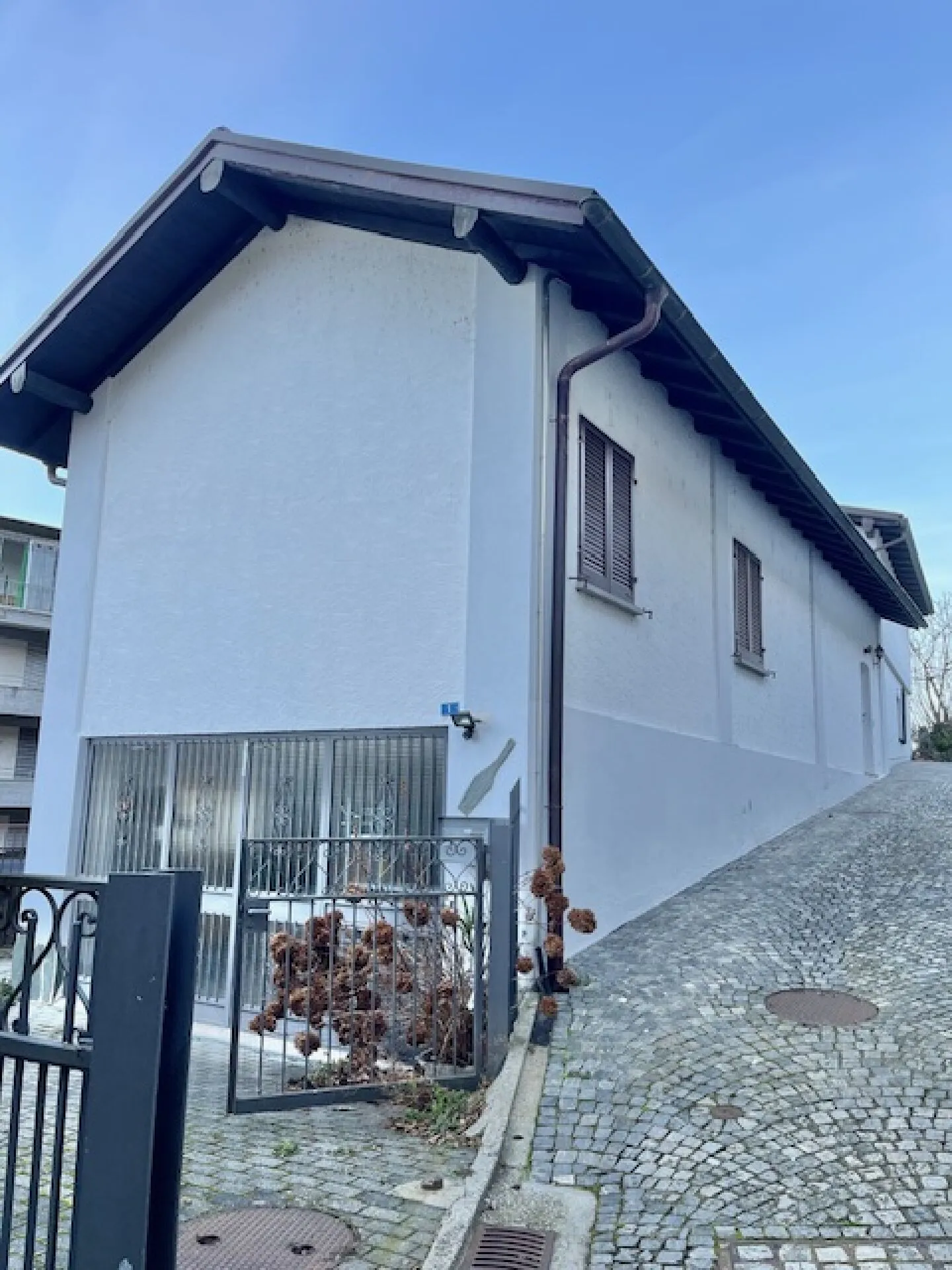 VIRA GAMBAROGNO - MAISON MULTIFAMILIALE À VENDRE DANS UN EMPLACEMENT CENTRAL - Photo 1 sur 12