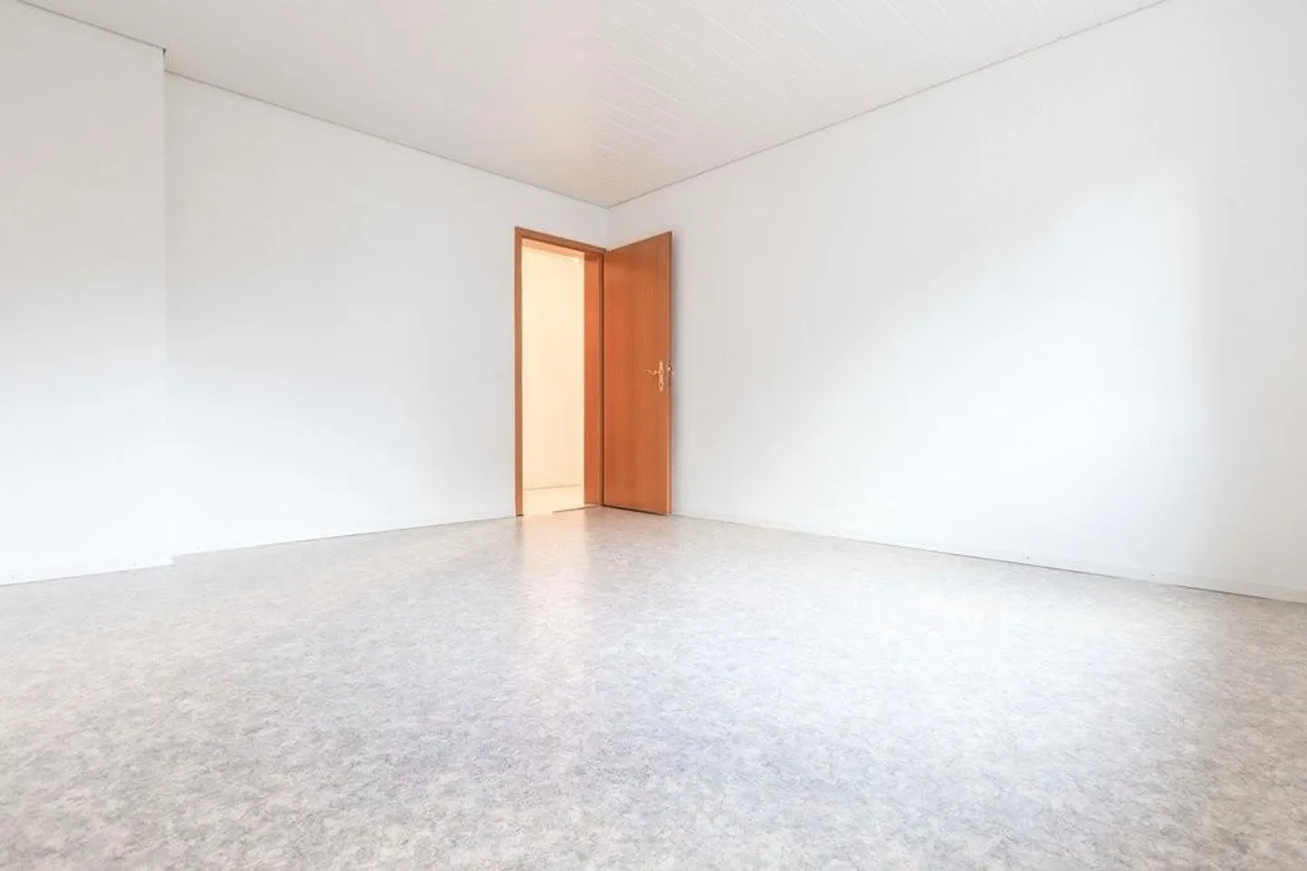 Appartamento luminoso in una posizione tranquilla proprio accanto al Gütschwald - Foto 6 di 8
