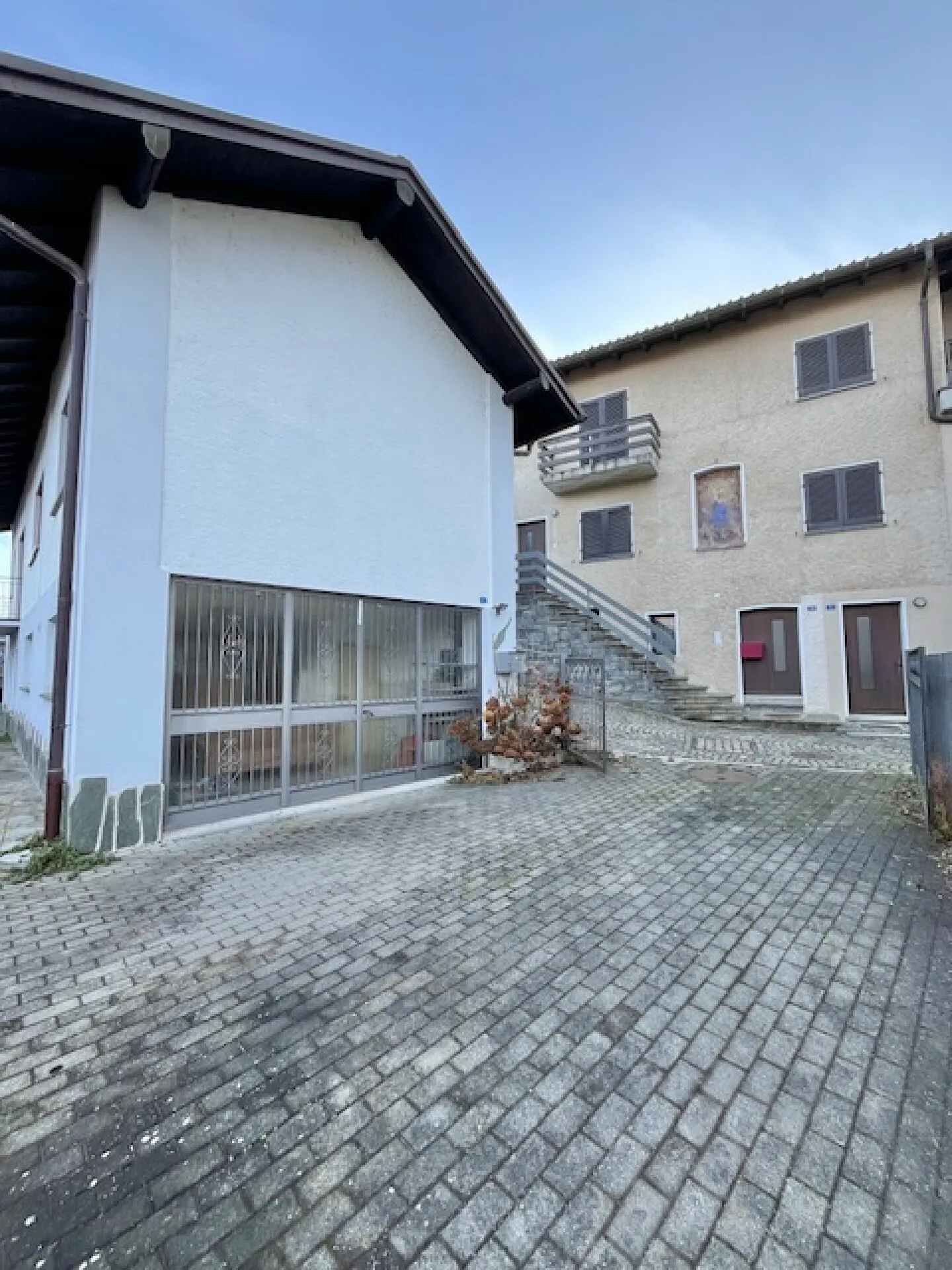 VIRA GAMBAROGNO - MAISON MULTIFAMILIALE À VENDRE DANS UN EMPLACEMENT CENTRAL - Photo 2 sur 12