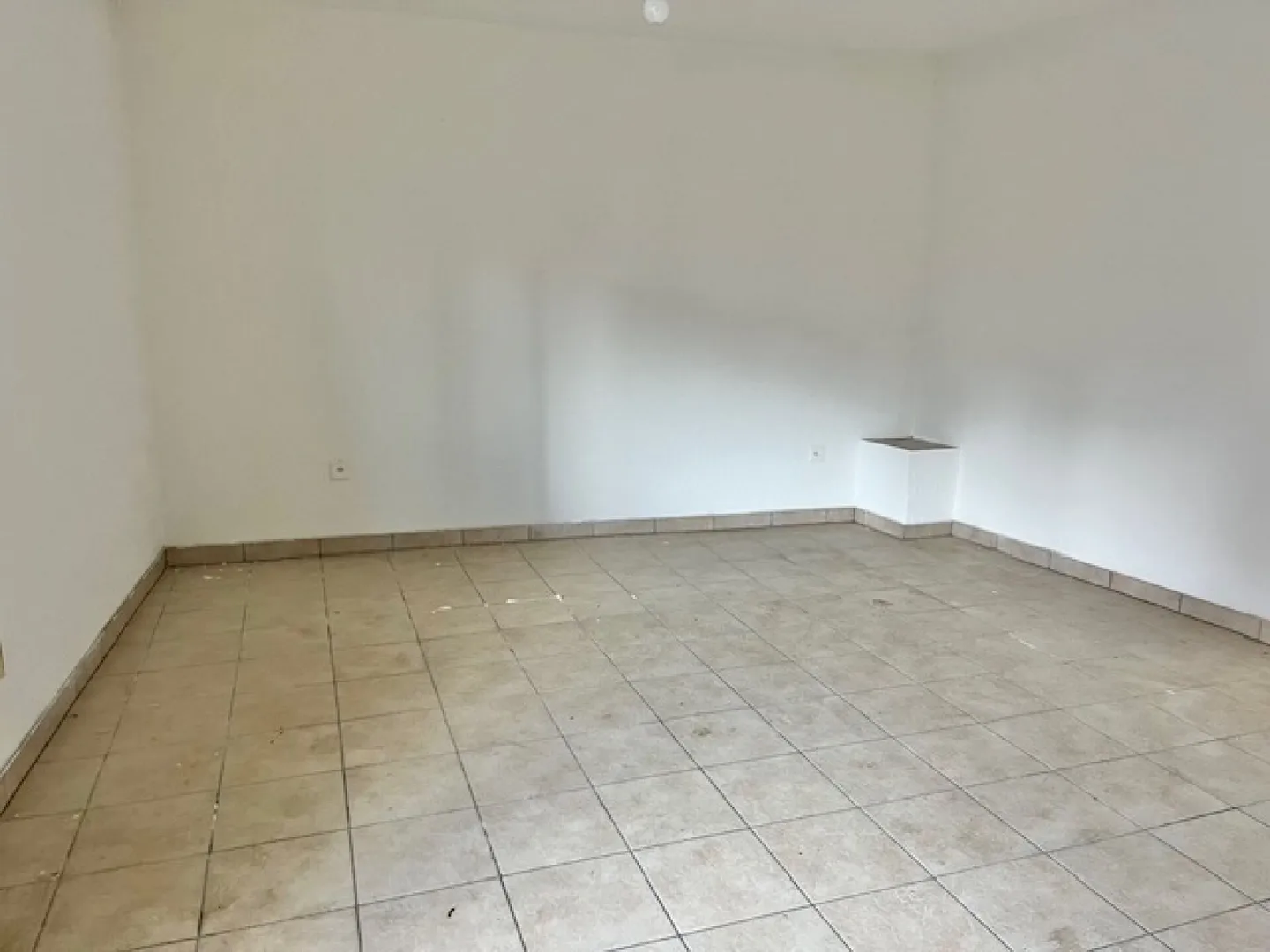 VIRA GAMBAROGNO - MAISON MULTIFAMILIALE À VENDRE DANS UN EMPLACEMENT CENTRAL - Photo 3 sur 12