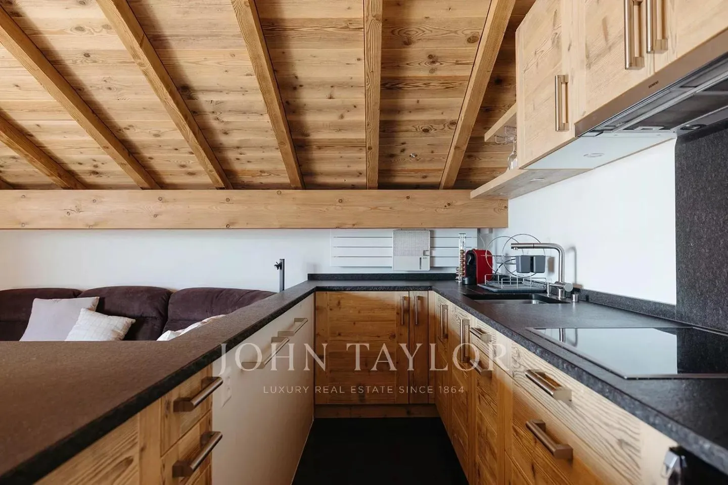 Location: 3-Bedroom Apartment - Crans-Montana - Photo 5 of 13