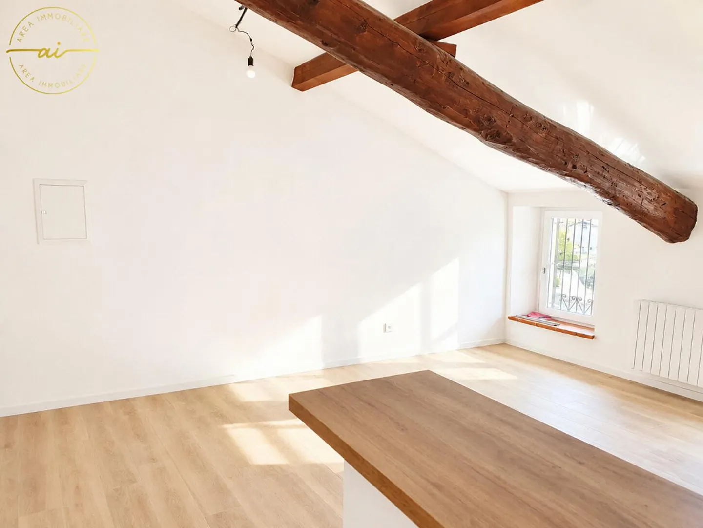 Faszinierende Dachgeschosswohnung mit Seeblick in Capolago - Foto 2 von 9