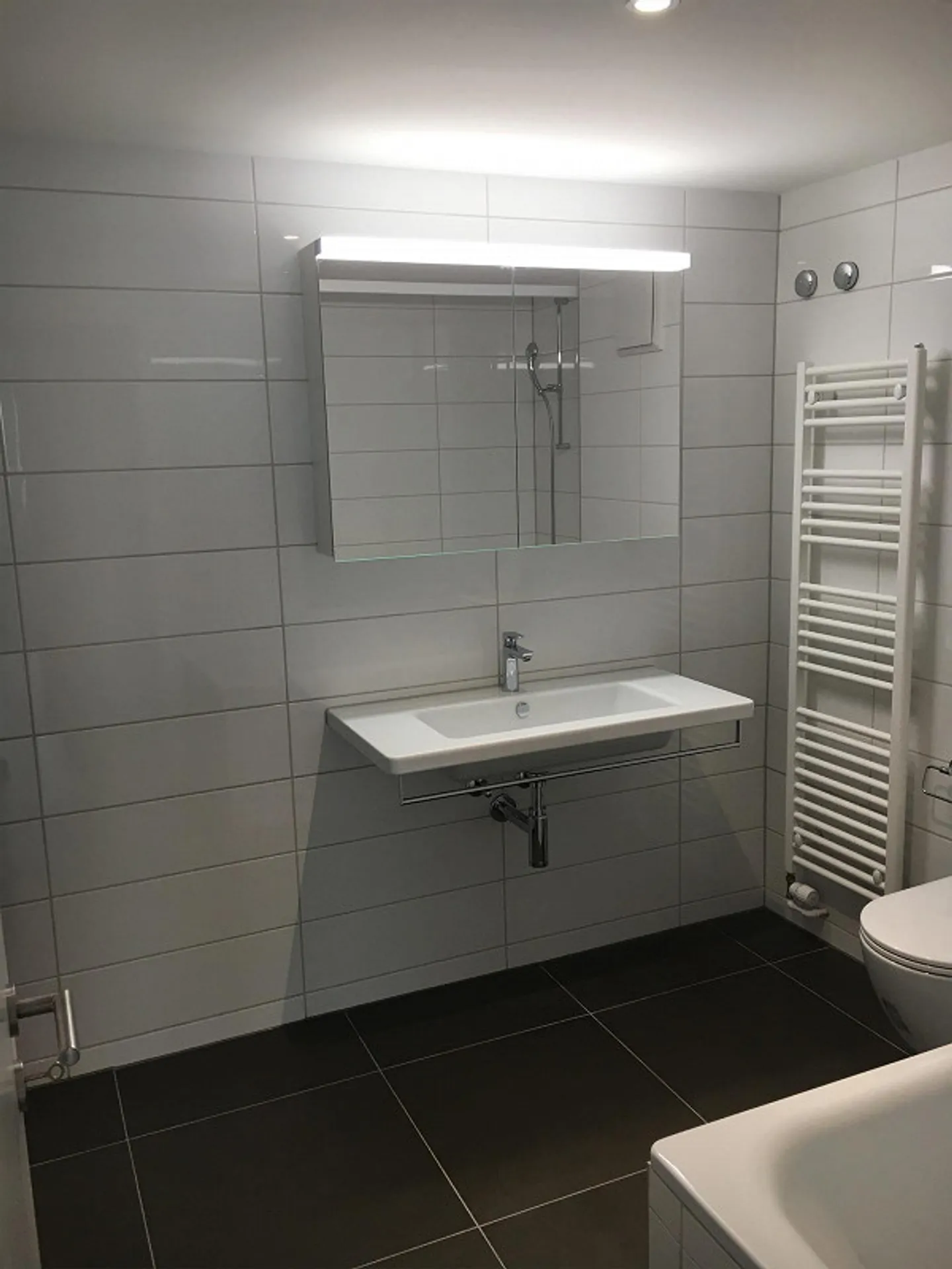 Ampio appartamento con 4 stanze a Münsingen - Foto 18 di 22