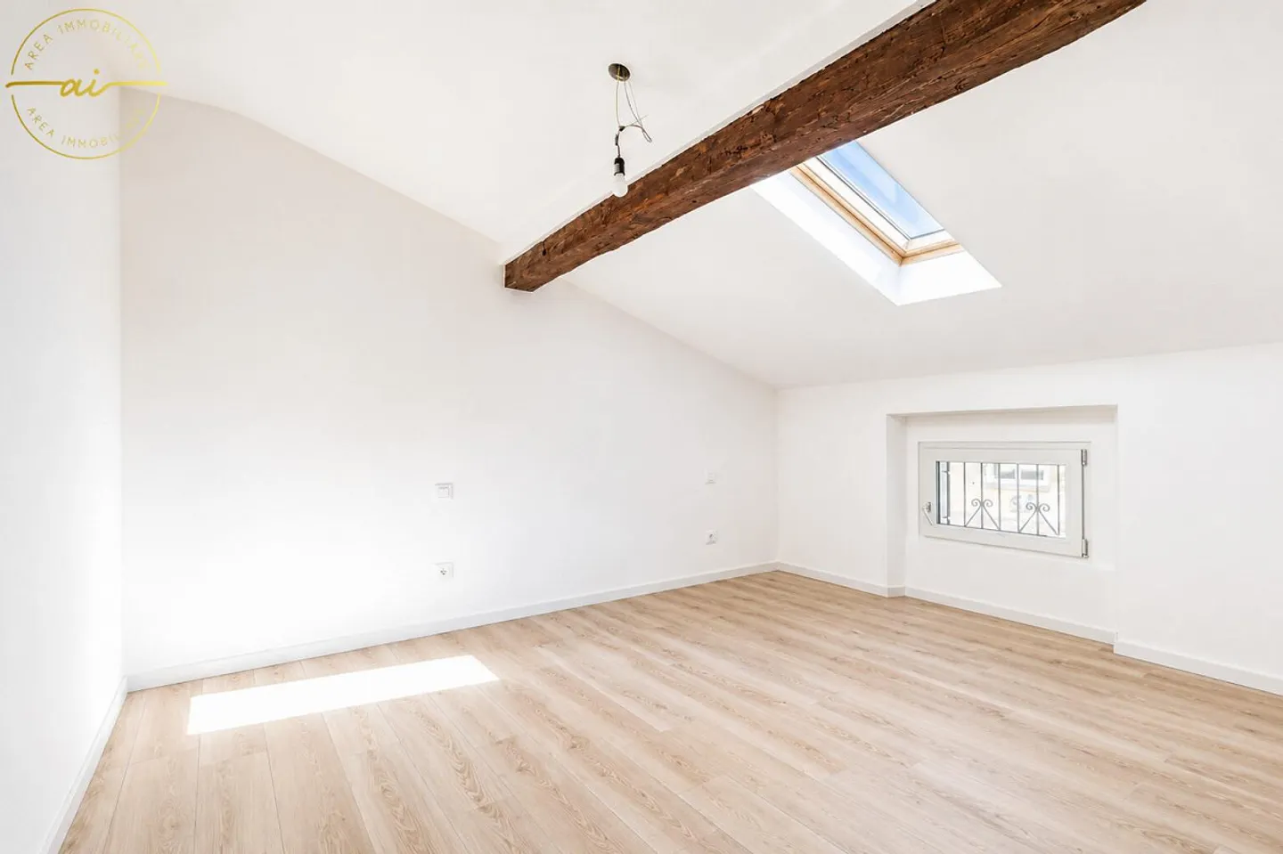 Faszinierende Dachgeschosswohnung mit Seeblick in Capolago - Foto 6 von 9