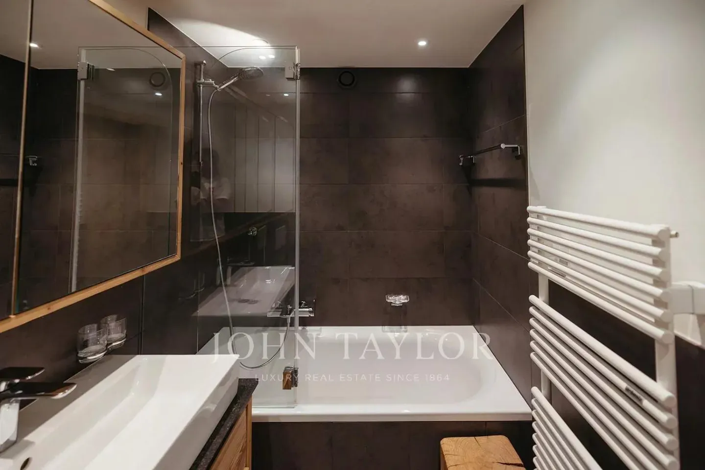 Location: 3-Bedroom Apartment - Crans-Montana - Photo 12 of 13