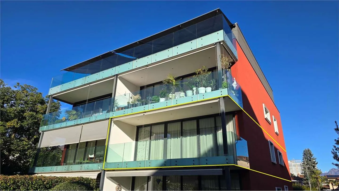 Appartamento moderno con terrazza - Foto 1 di 13