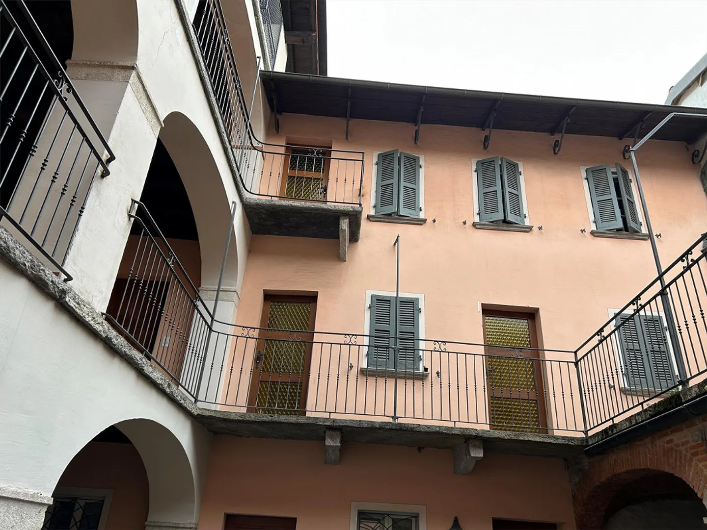 4 1/2 dans une zone piétonne à Mendrisio - Photo 2 sur 7