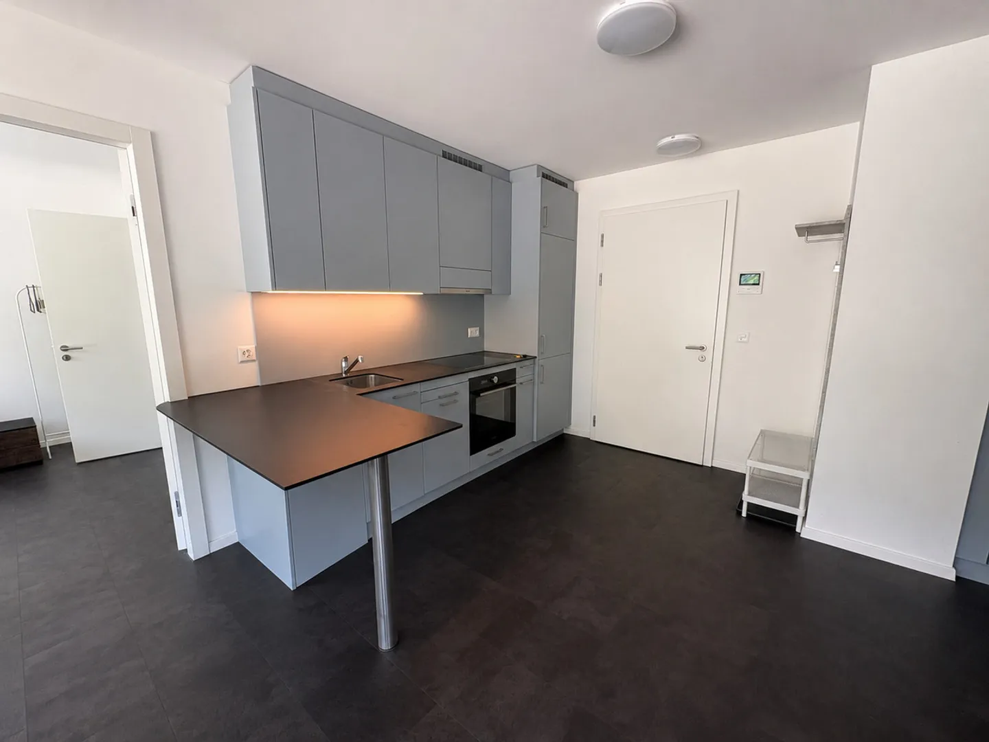 Appartement avec 3,5 pièces au 4ème étage avec balcon - Photo 2 sur 8