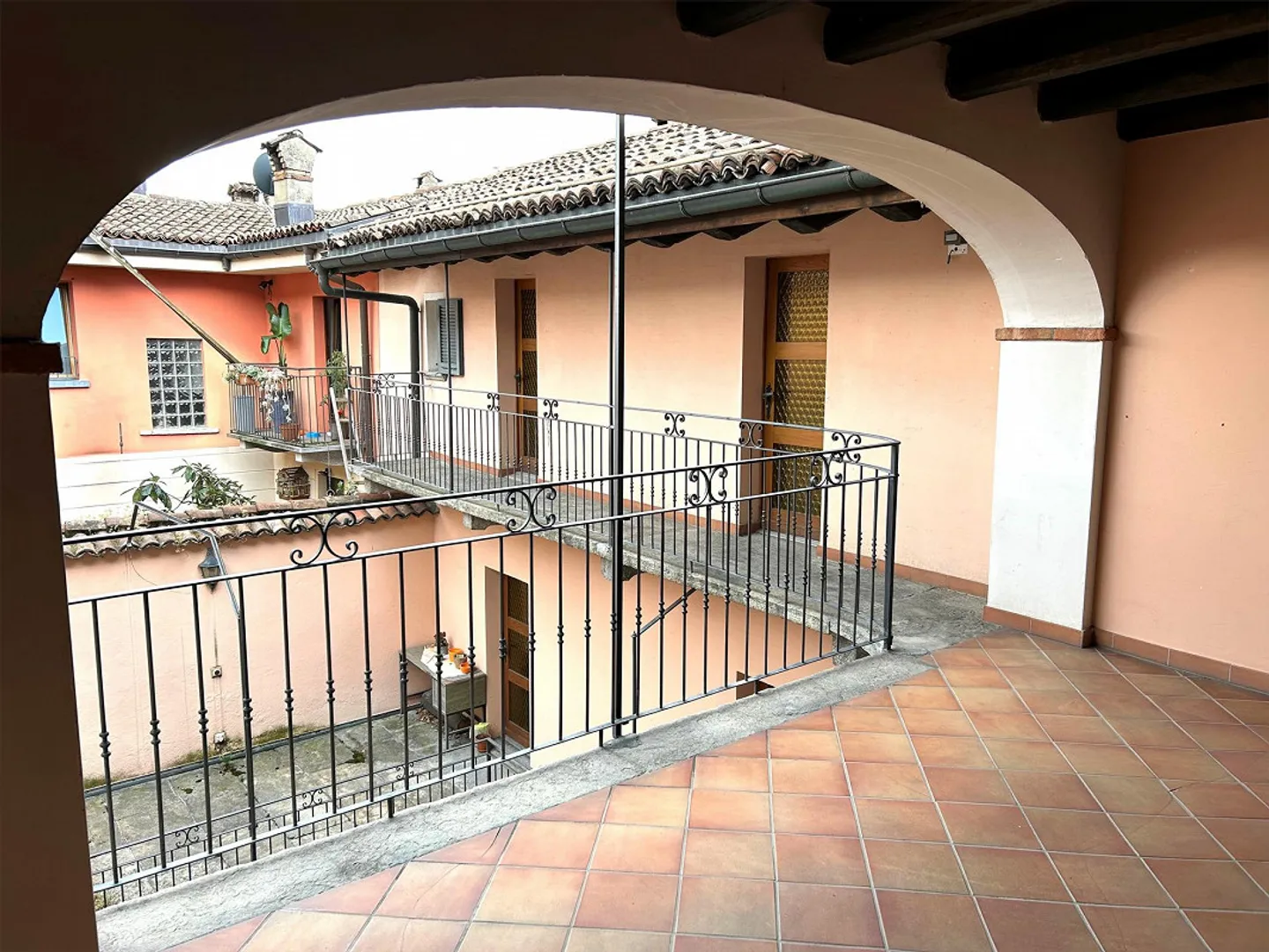 4 1/2 dans une zone piétonne à Mendrisio - Photo 3 sur 7