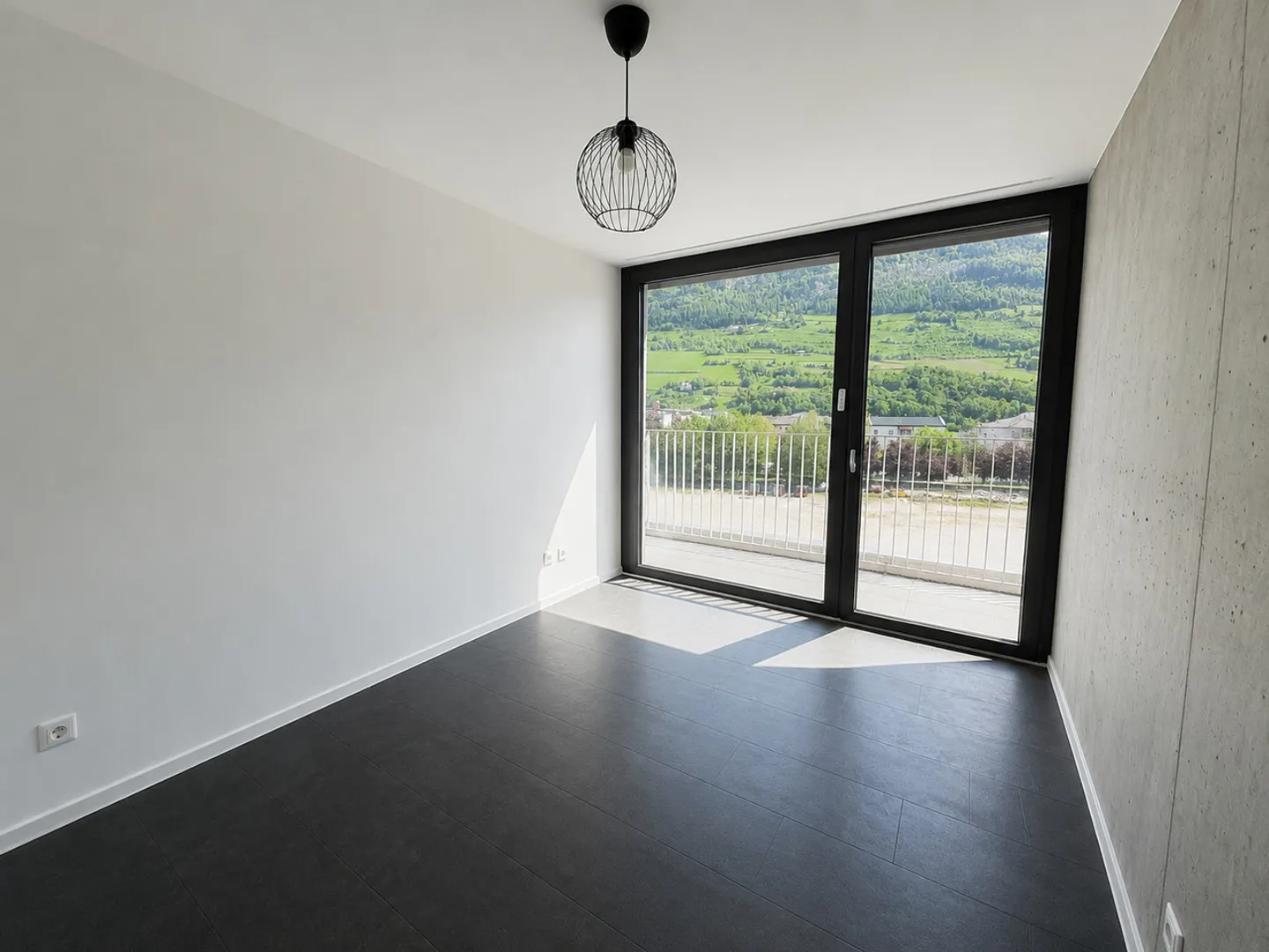 Appartement avec 3,5 pièces au 4ème étage avec balcon - Photo 3 sur 8
