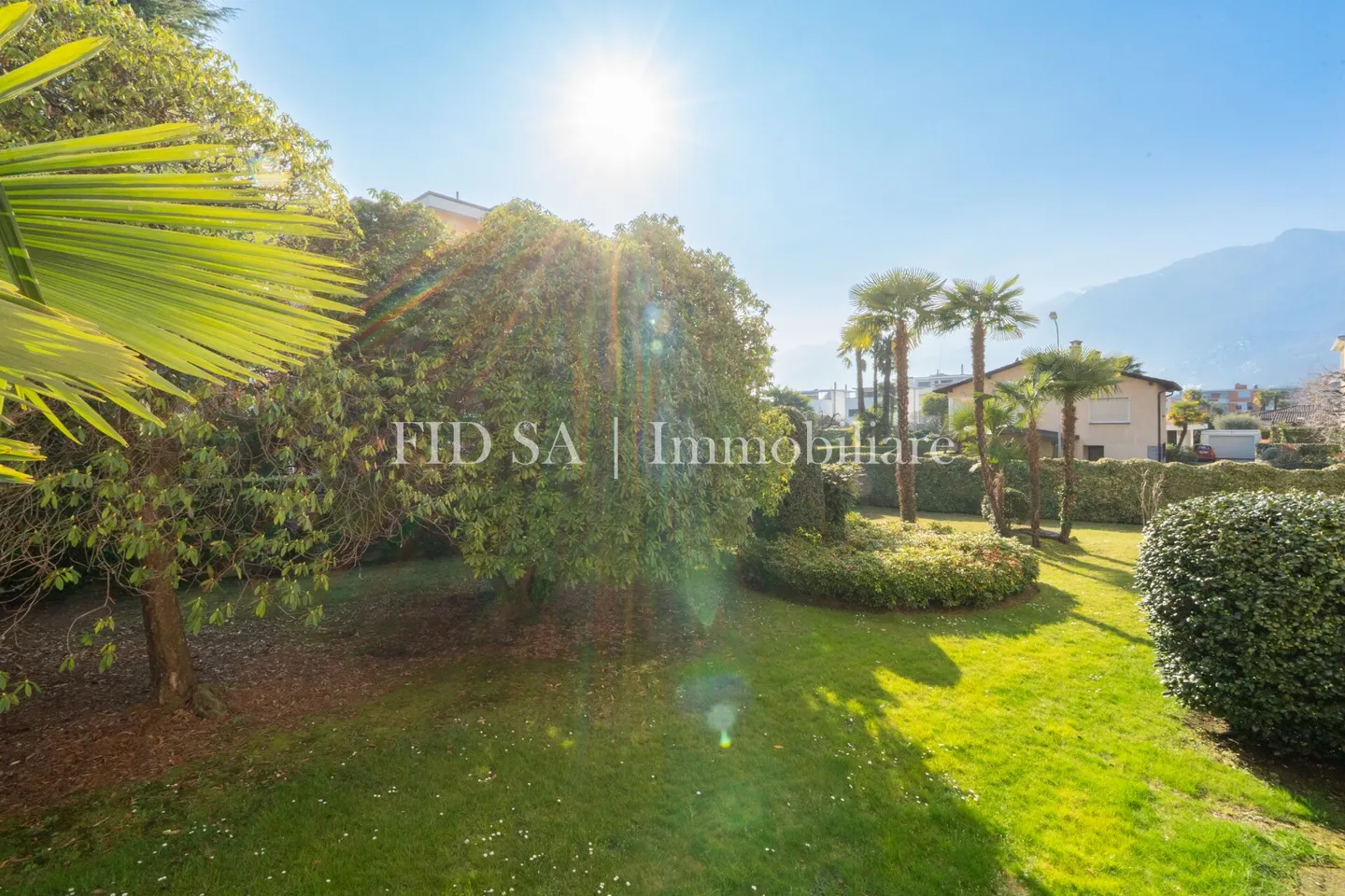 ASCONA - Appartement rénové de haute qualité avec grande terrasse sud - Photo 2 sur 15