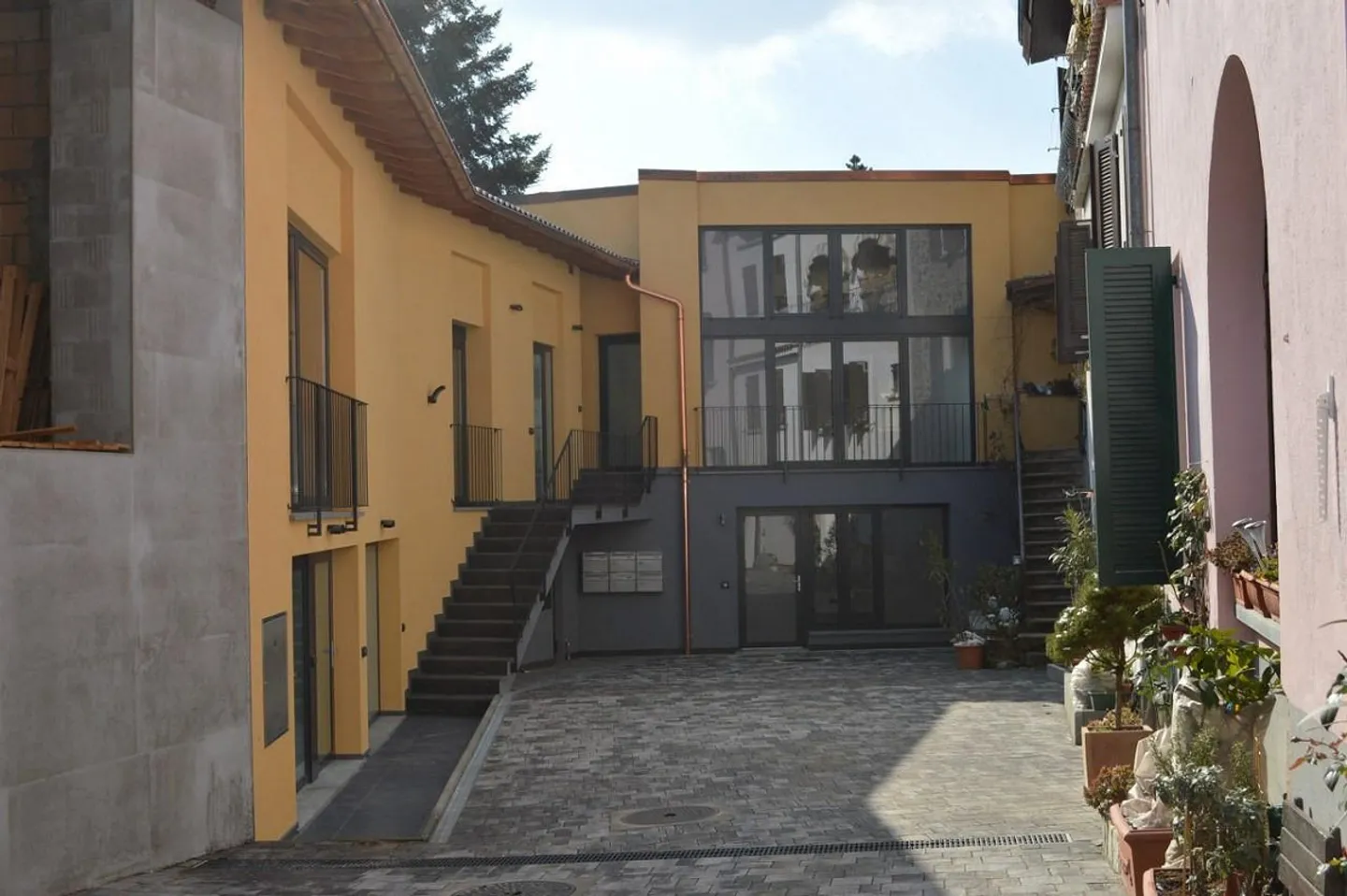 EINKOMMENSBRINGENDES GEBÄUDE IM ZENTRUM - Foto 1 von 13