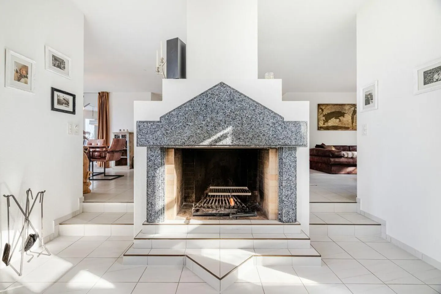 Representative and unique villa in a top residential location with attractive lake view and apartment - Photo 23 of 30