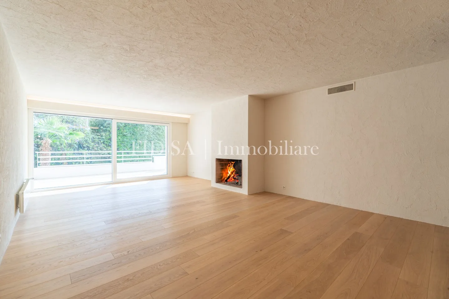 ASCONA - Appartement rénové de haute qualité avec grande terrasse sud - Photo 3 sur 15