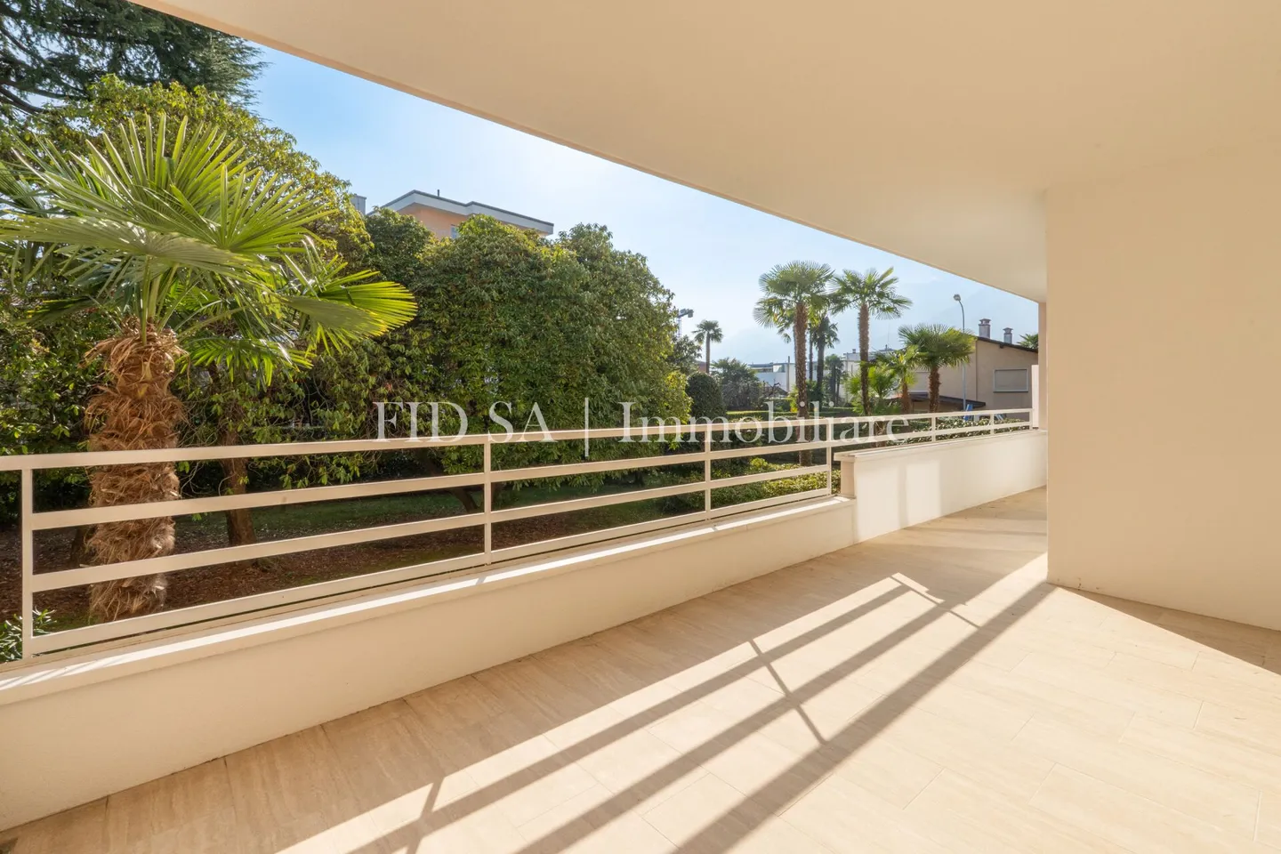 ASCONA - Appartement rénové de haute qualité avec grande terrasse sud - Photo 1 sur 15