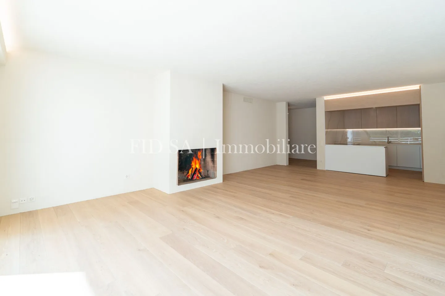 ASCONA - Appartement rénové de haute qualité avec grande terrasse sud - Photo 4 sur 15