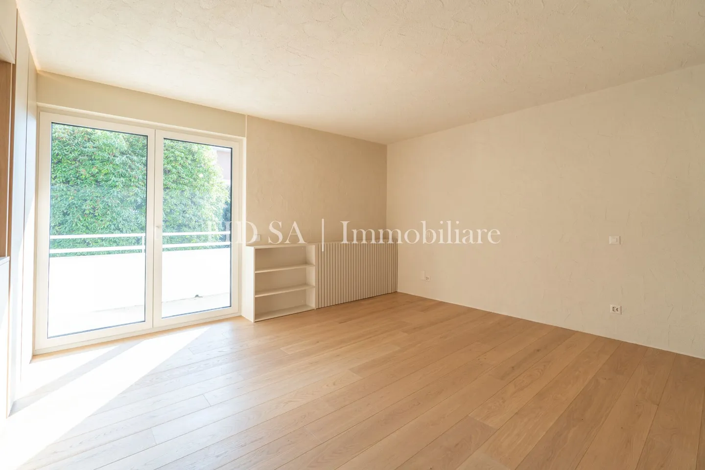 ASCONA - Appartement rénové de haute qualité avec grande terrasse sud - Photo 8 sur 15