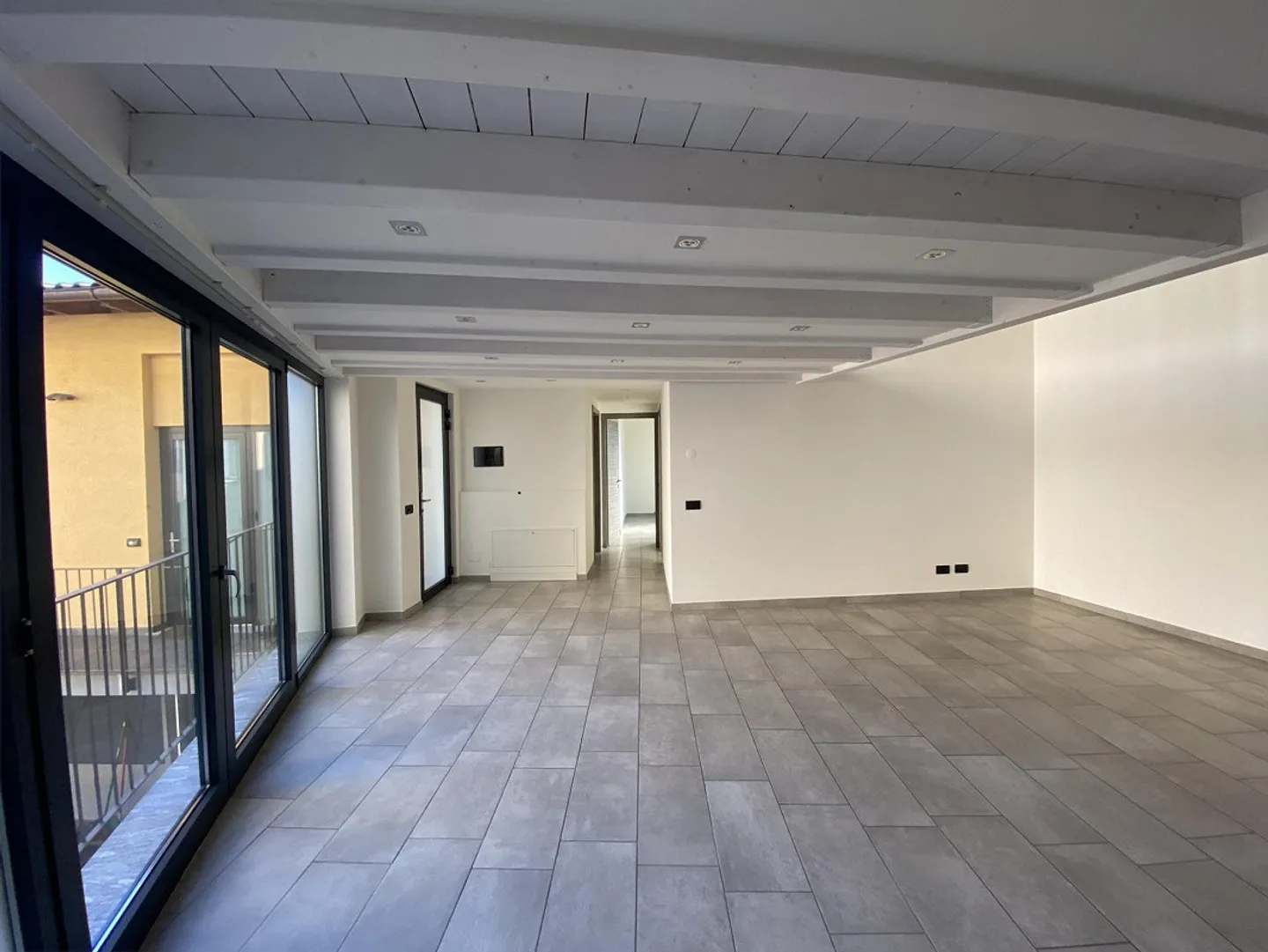 EINKOMMENSBRINGENDES GEBÄUDE IM ZENTRUM - Foto 13 von 13