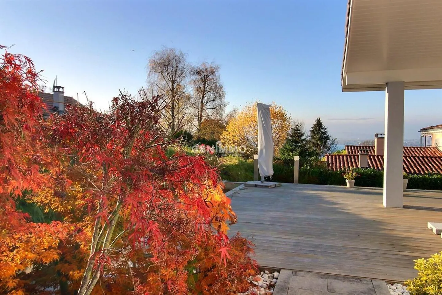 Charming Single-Storey Villa with Lake View - Photo 7 of 8