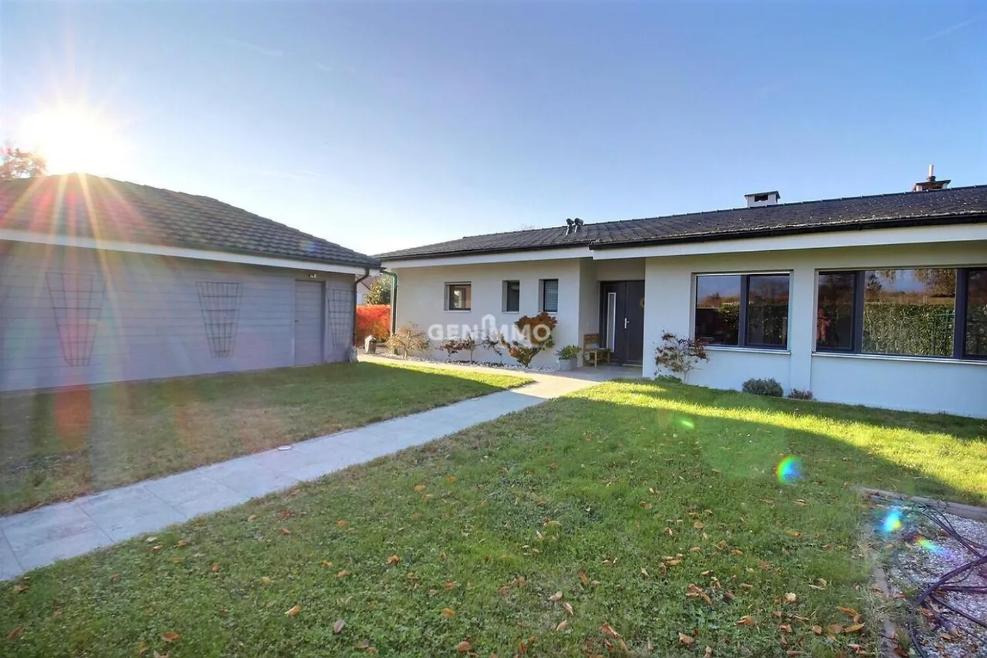 Charming Single-Storey Villa with Lake View - Photo 8 of 8