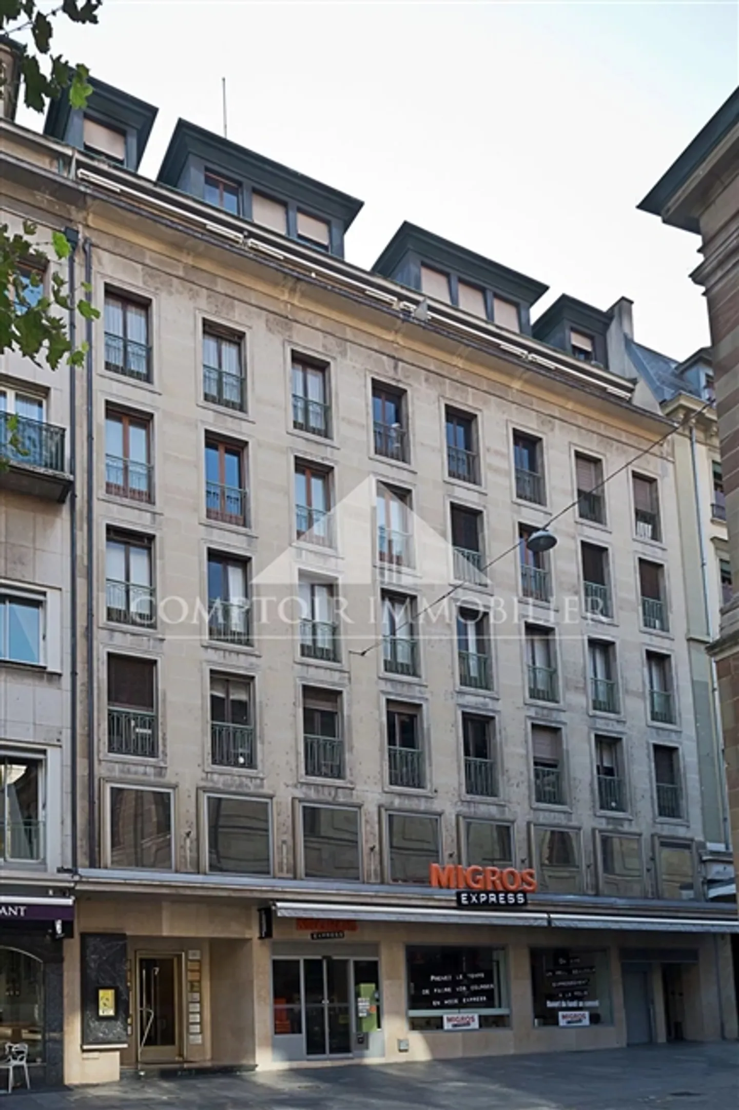 For rent, four small windows on the ground floor. - Photo 1 of 3