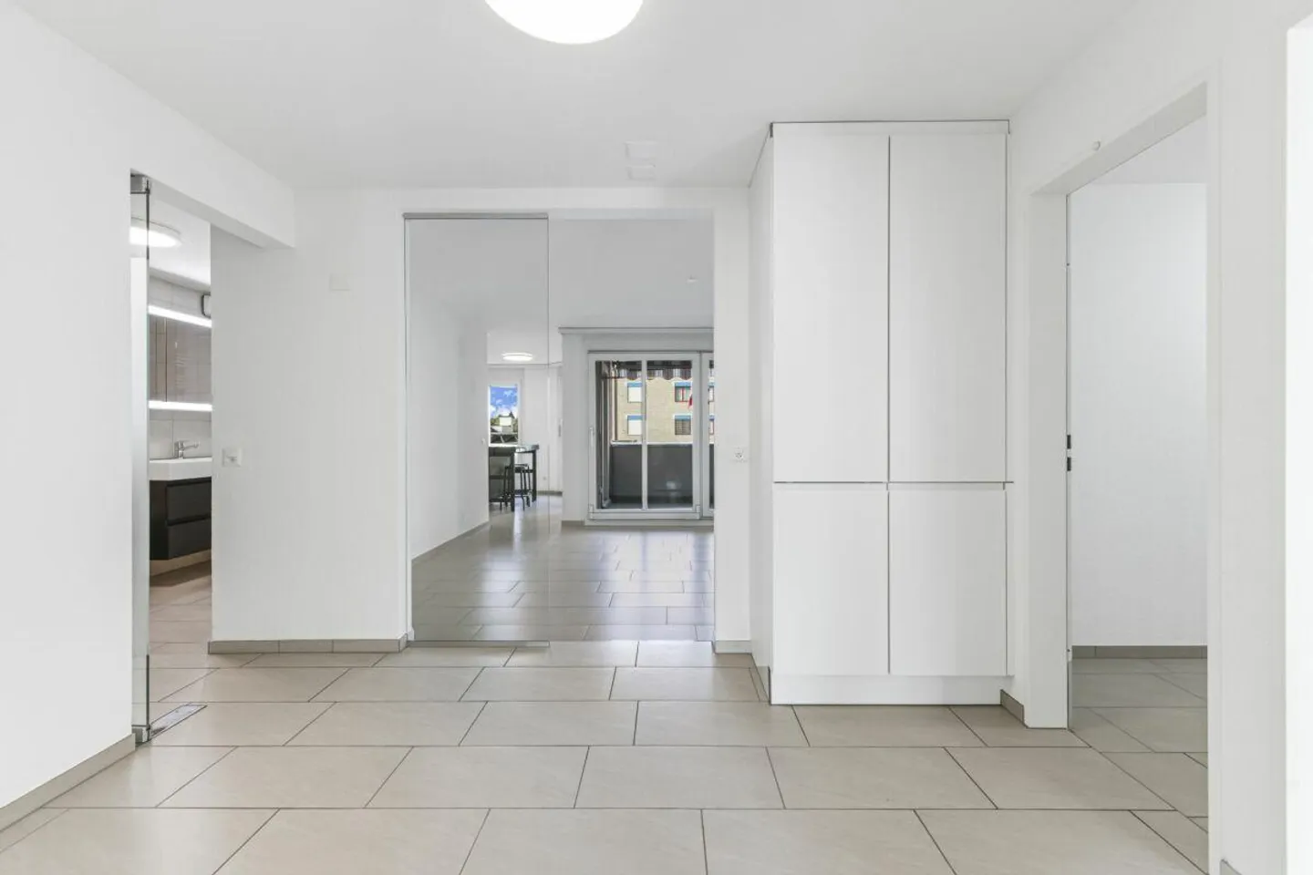 Appartamento 3.5 locali completamente ristrutturato in una buona posizione a Wil SG - Foto 7 di 22