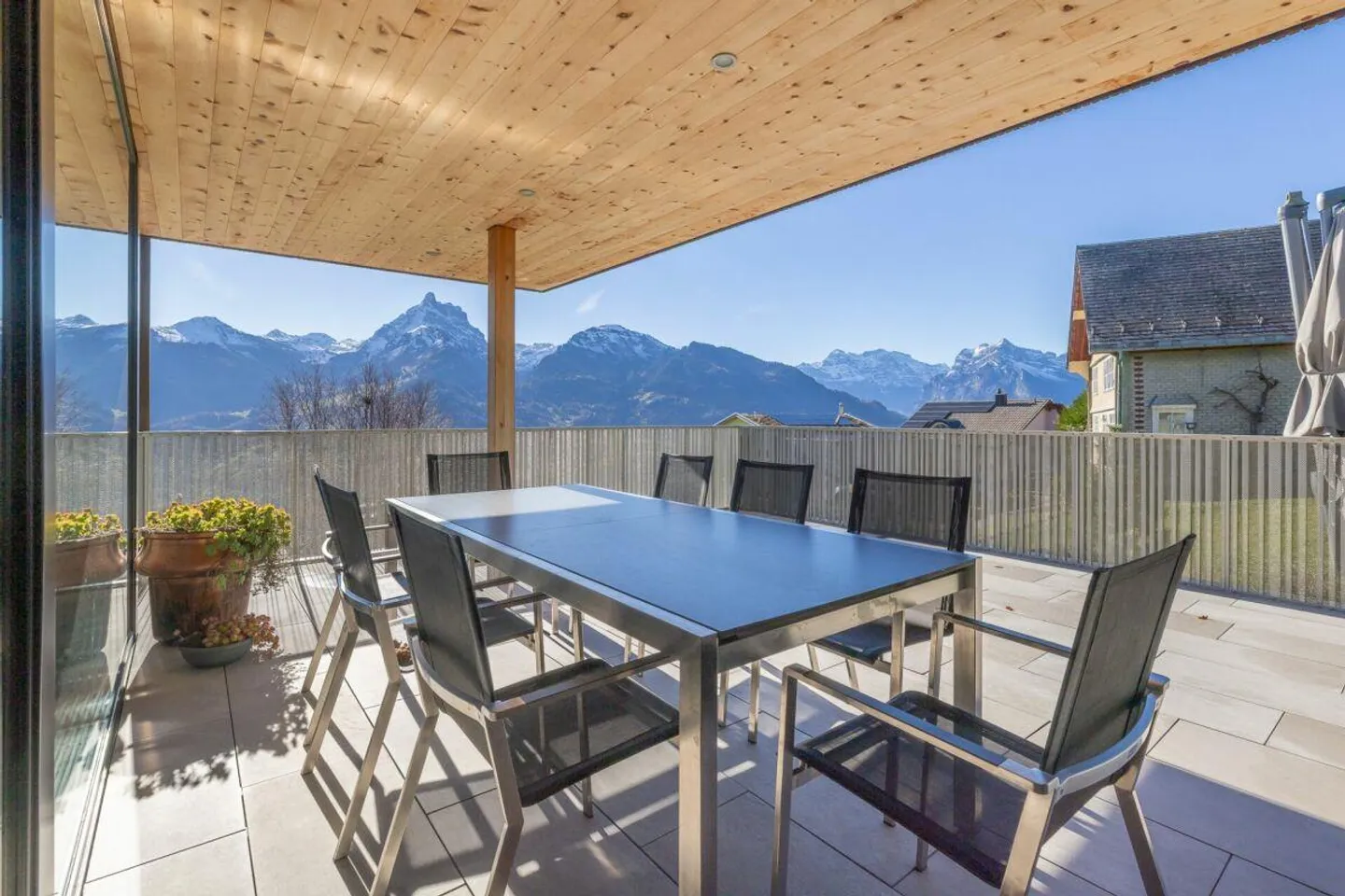 5.5-Room Single-Family Home in a Dreamlike Mountain Setting - Photo 7 of 13