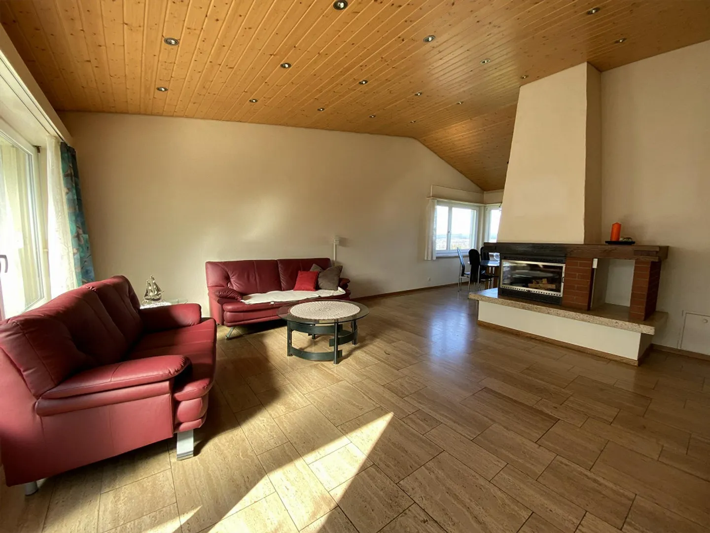 Detached house with lake view and green views - Photo 4 of 4