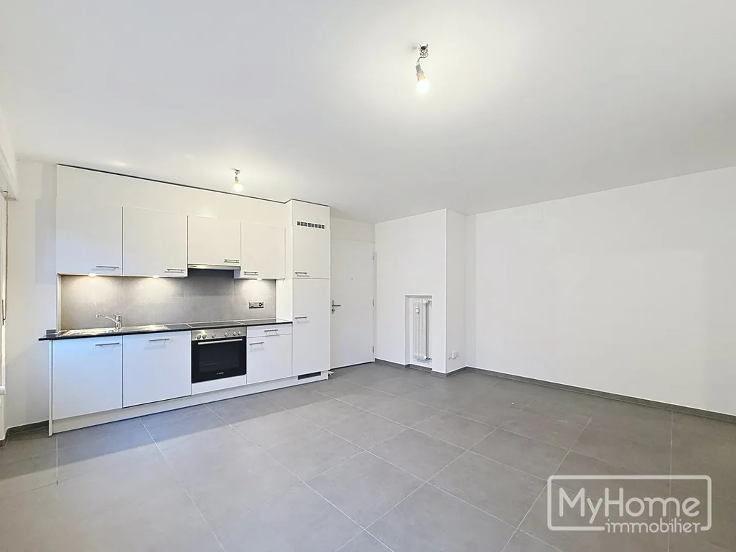 Einzigartige Gelegenheit! Wunderschöne 3-Zimmer-Wohnung komplett renoviert! - Foto 2 von 7