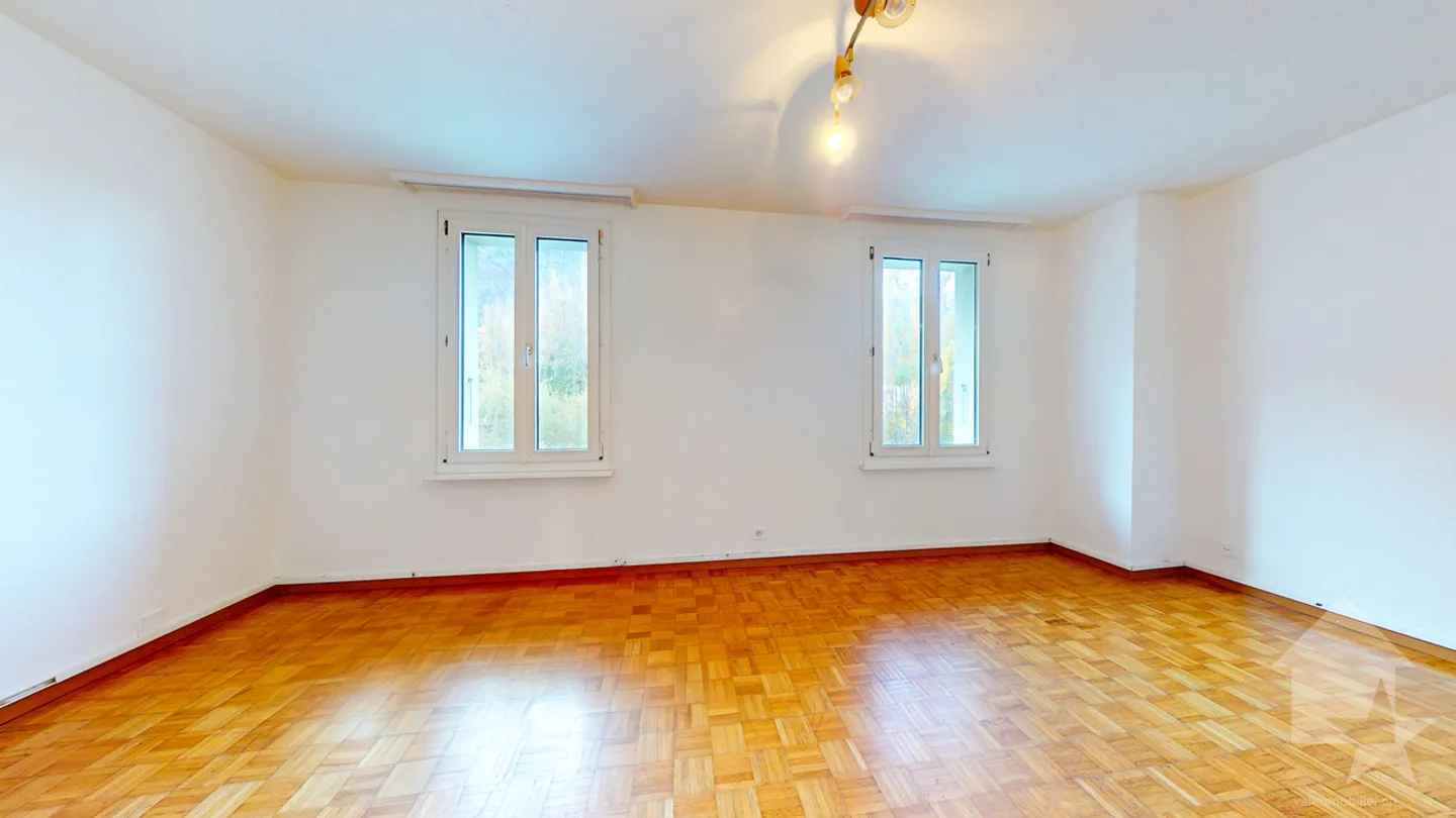 Appartements 3,5 pièces jusqu'à 5,66 % de rendement au coeur de Saxon - Photo 2 sur 8